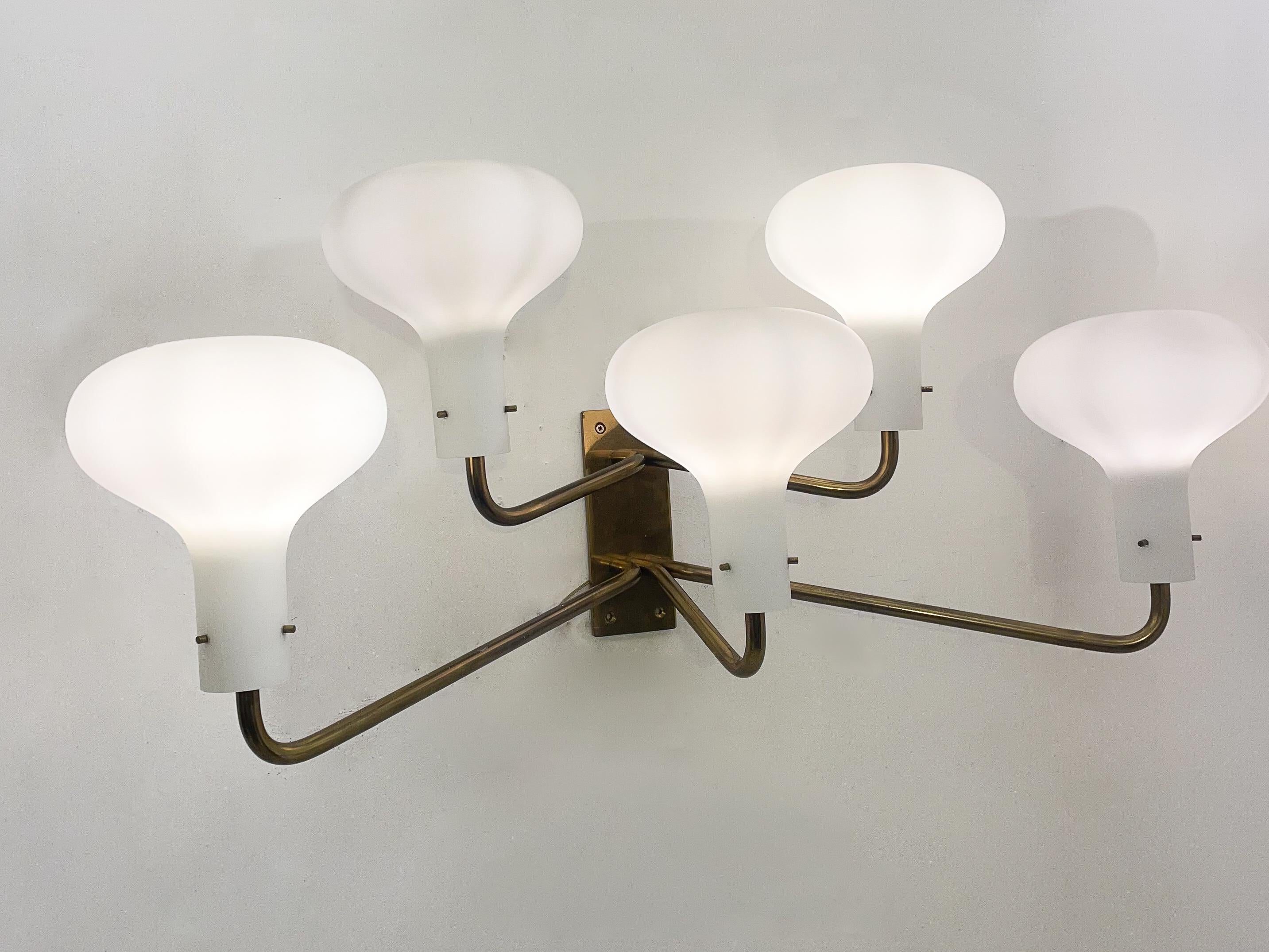 				
         
Mid-Century Wall Light 