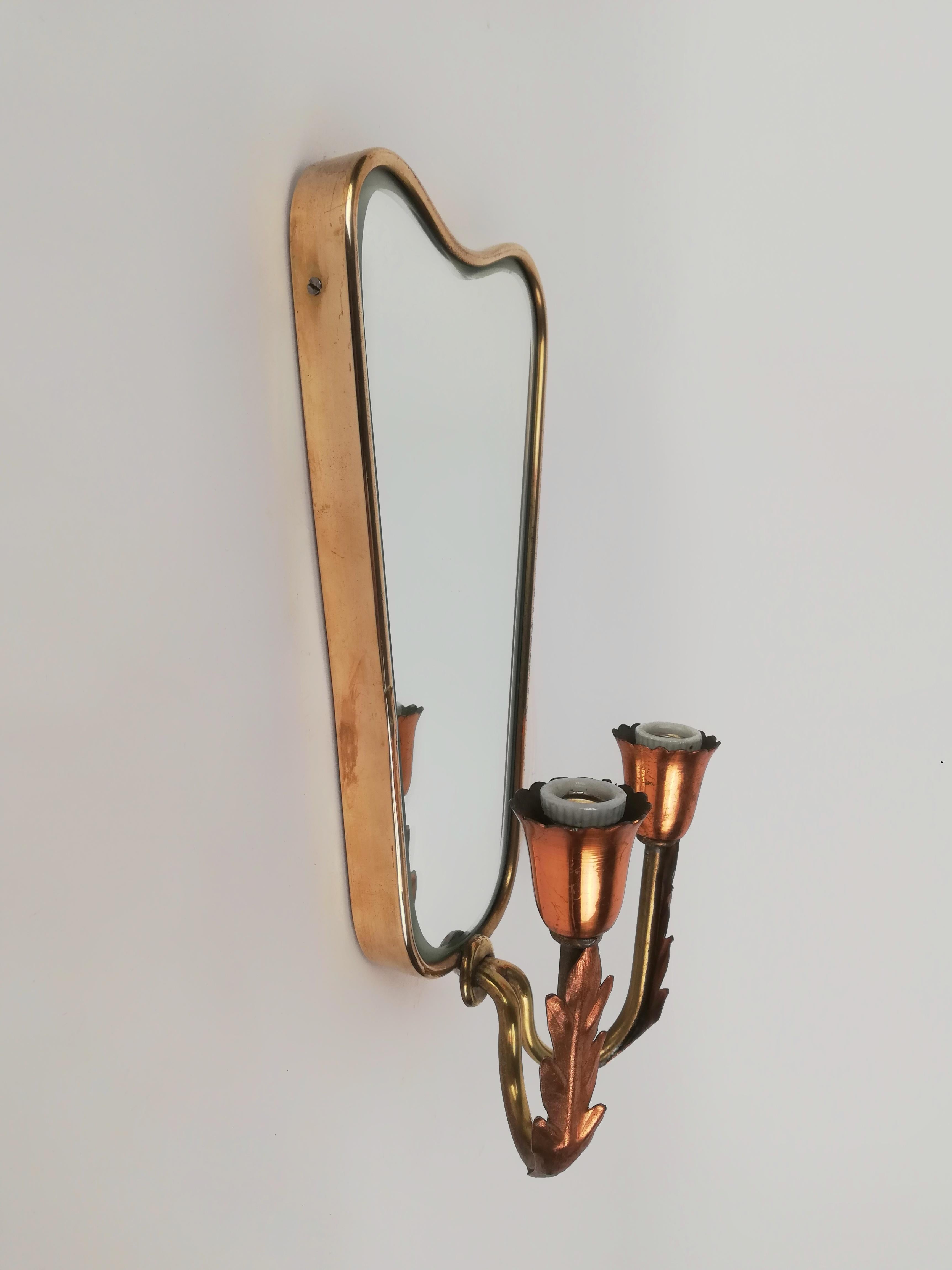 Midcentury Wall Light with Brass Mirrors in the Style of Gio Ponti, Italy, 1950 For Sale 2