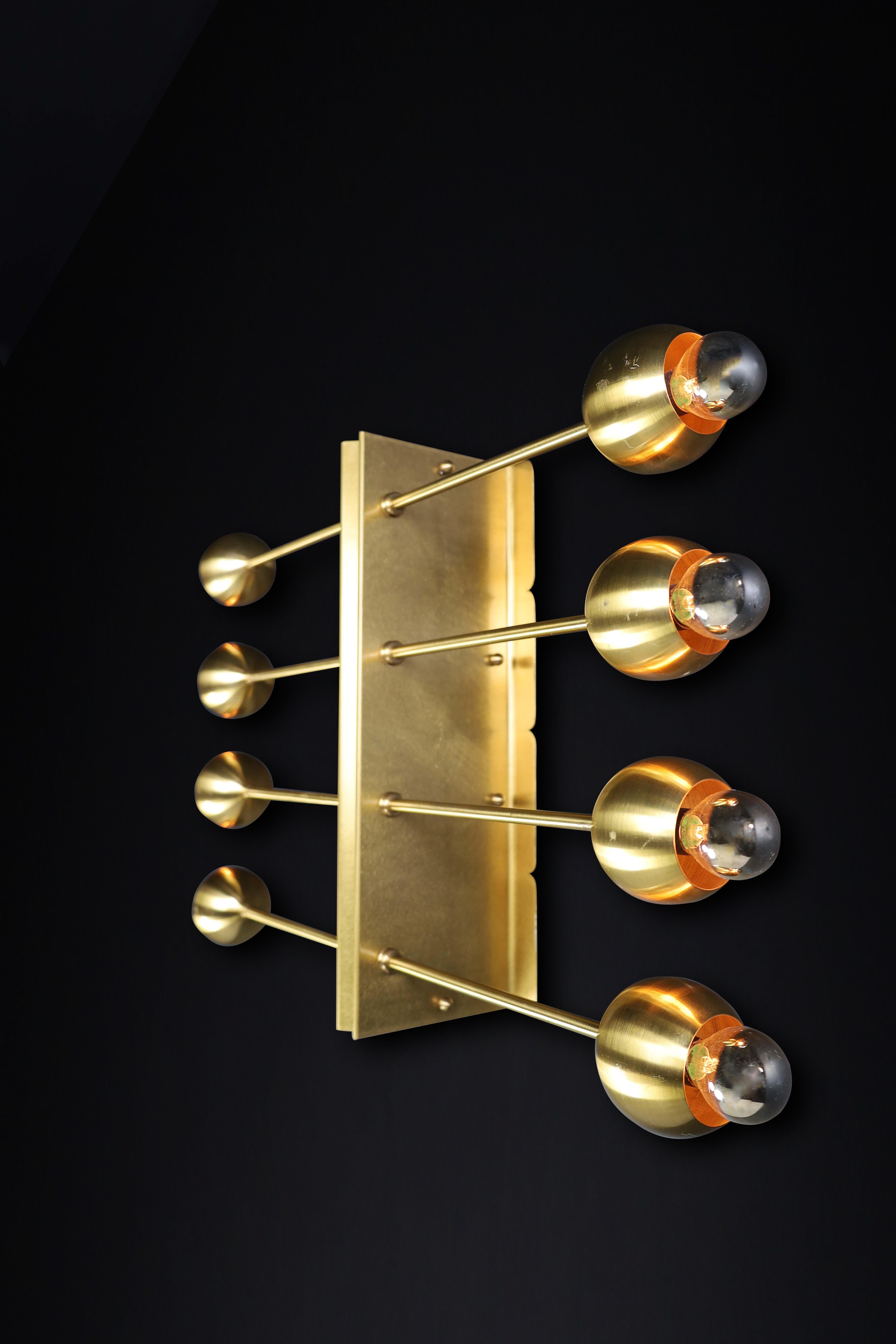 Midcentury Wall Lights in Brass Italy 1960s For Sale 1