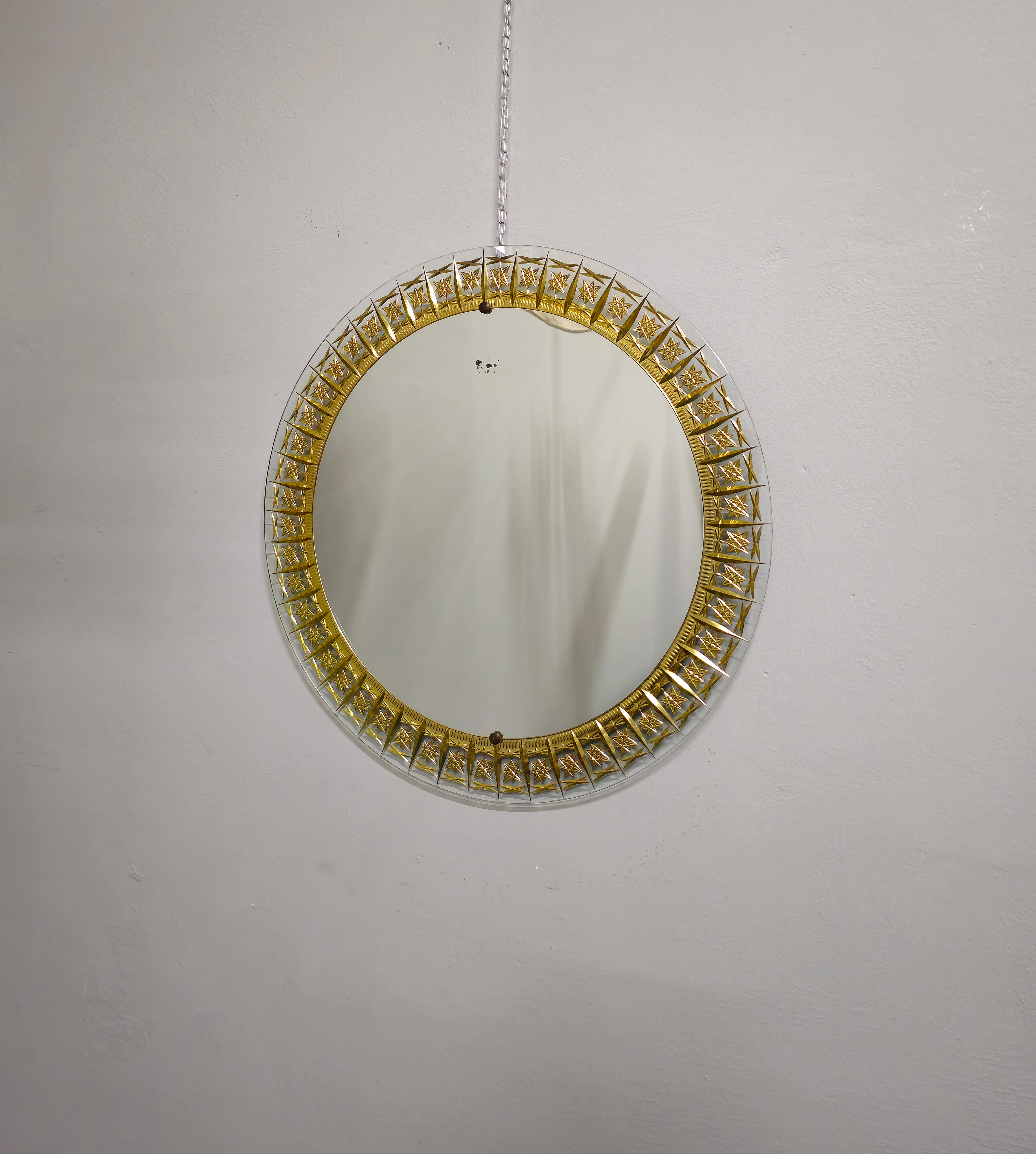 Mid-century Wall Mirror Cristal Art  Italian Design 1960s For Sale 13