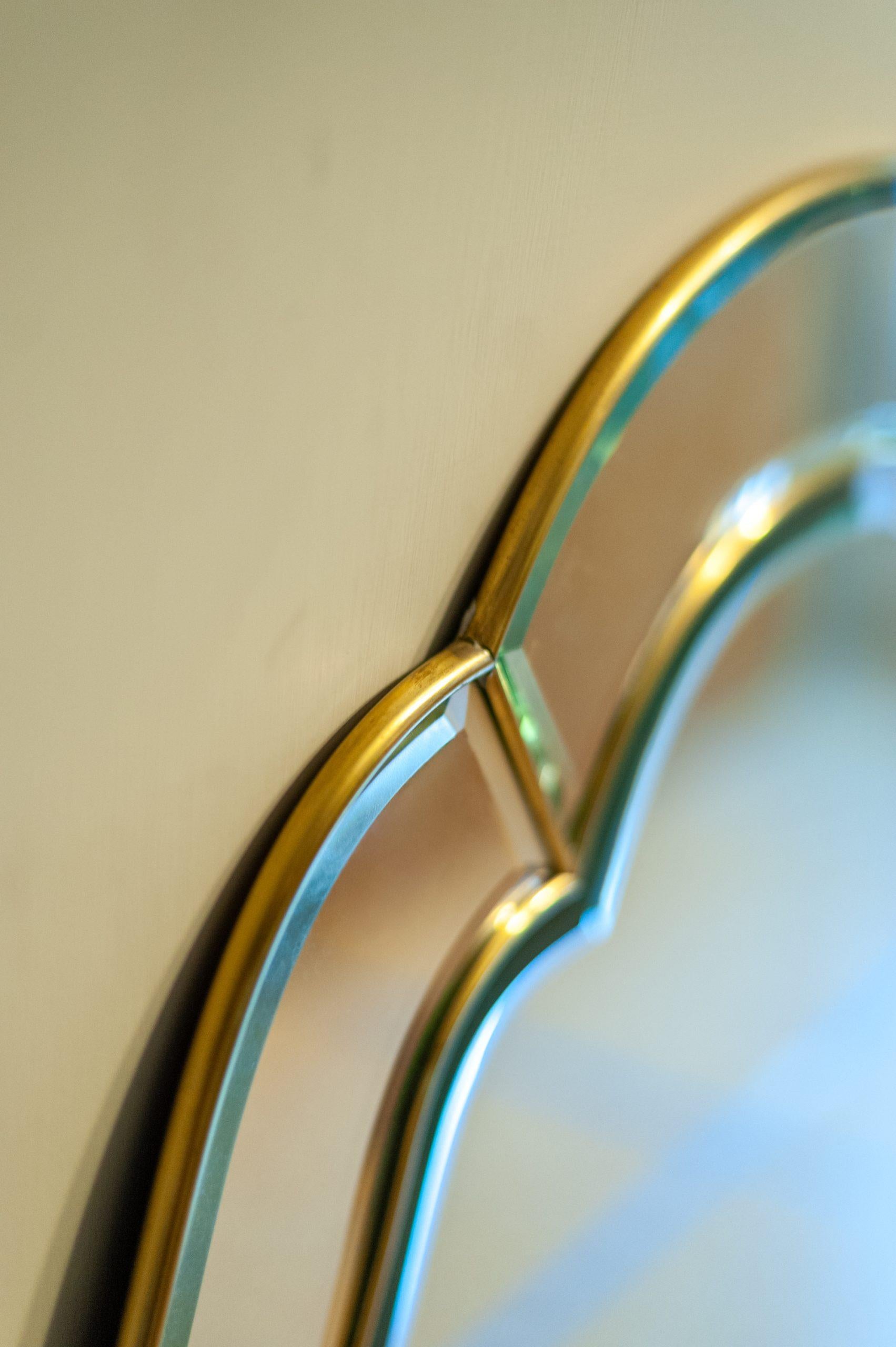 Espejo de pared de mediados de siglo Italiano en venta