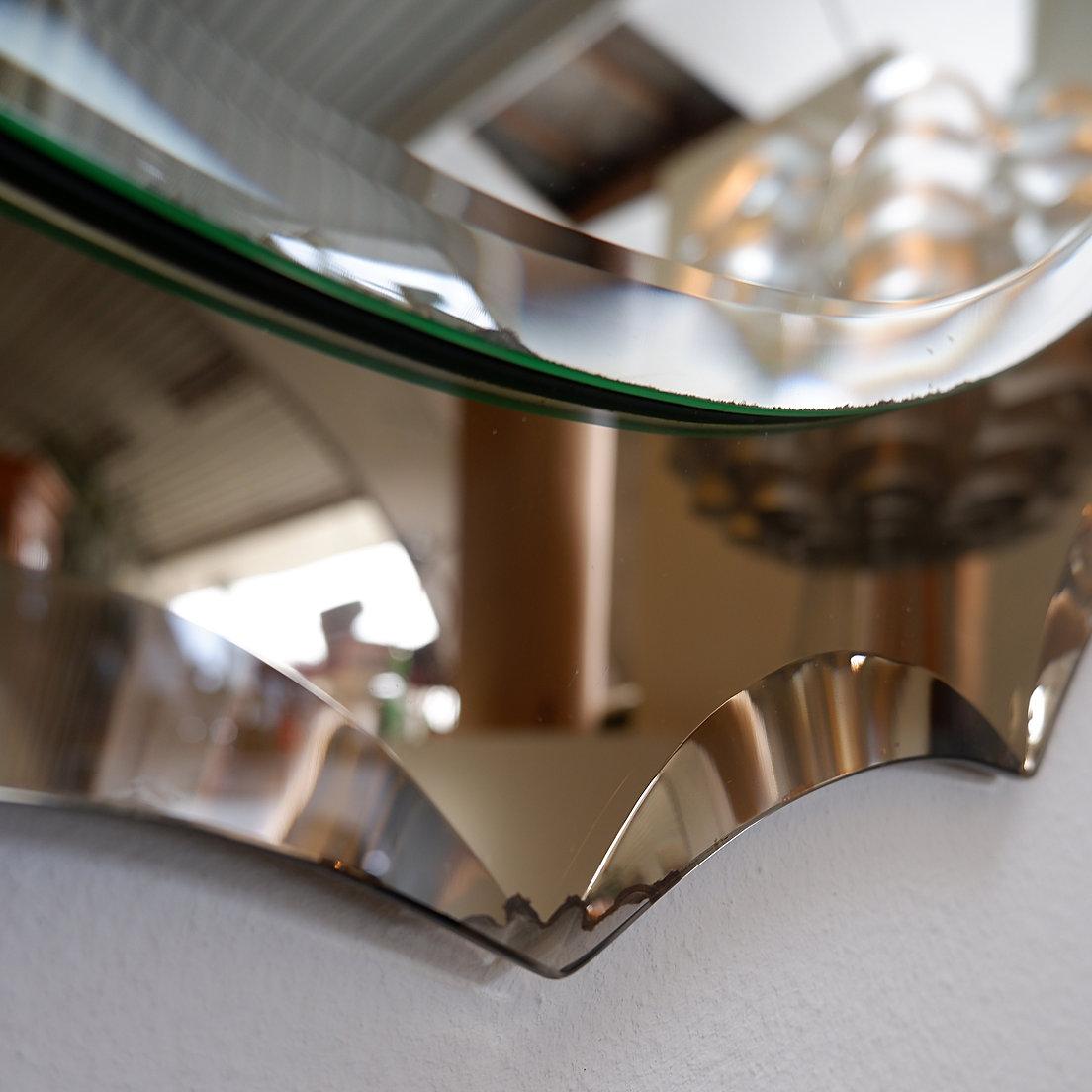 Mid-Century Modern Miroir mural du milieu du siècle dans le style de Cristal Arte, années 1960 en vente