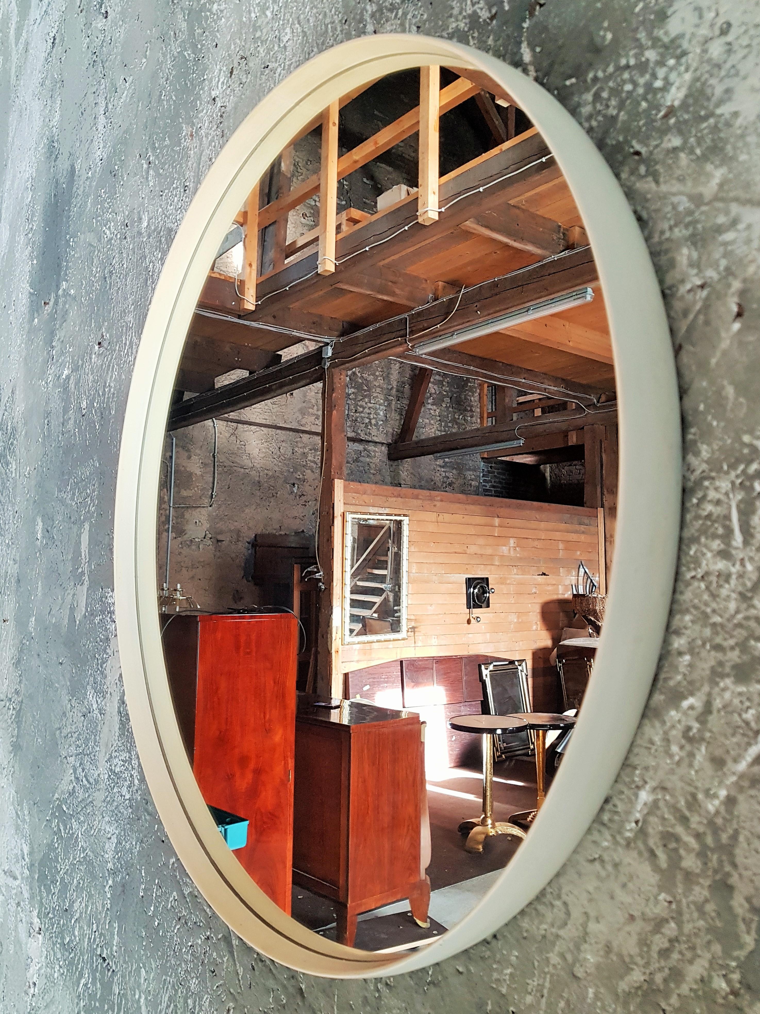 Mid-Century Wall Mirror, White Round, Italy, 1960s For Sale 5