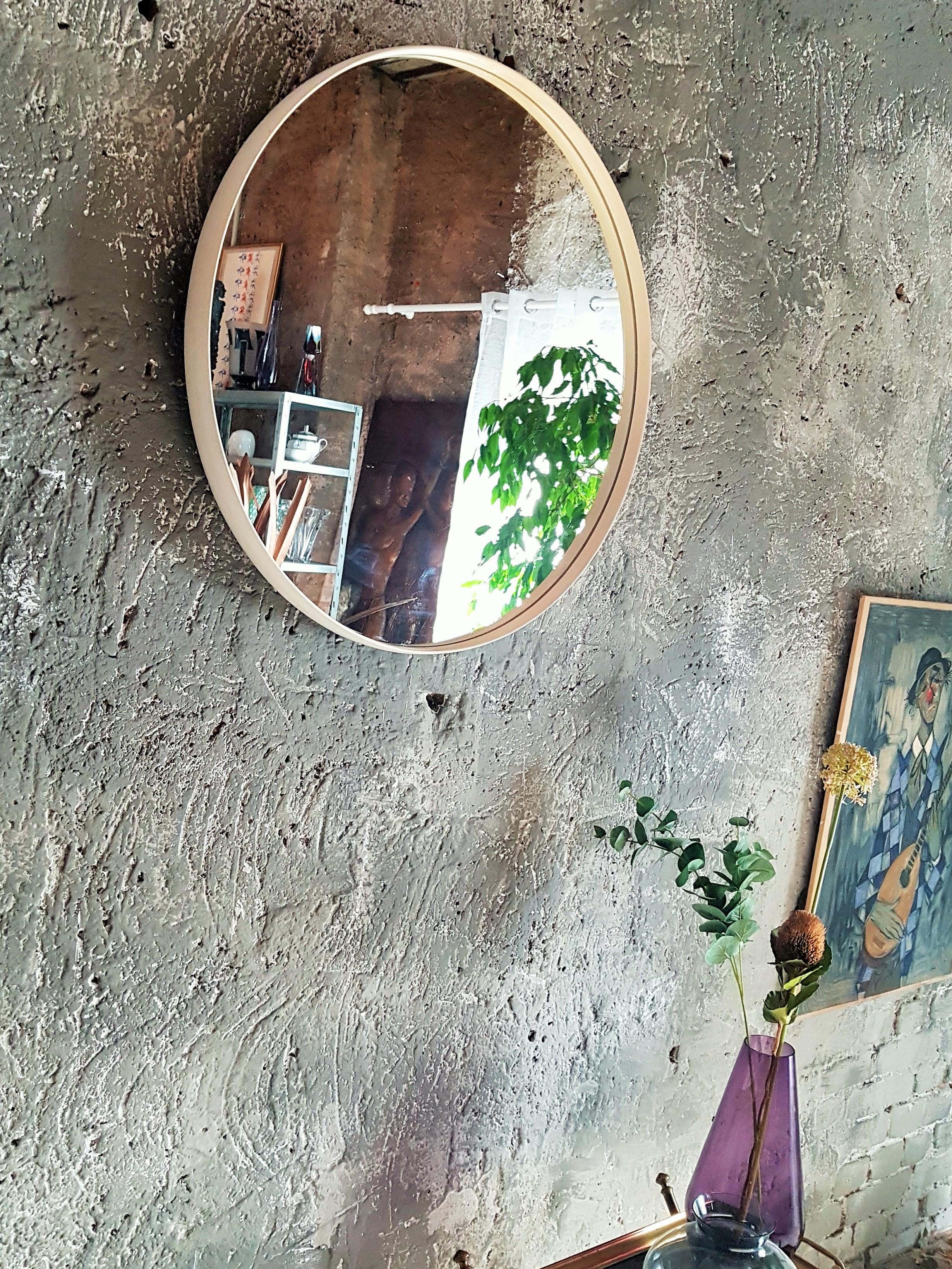 Miroir mural du milieu du siècle, rond blanc, Italie, années 1960 Bon état - En vente à Saarbruecken, DE