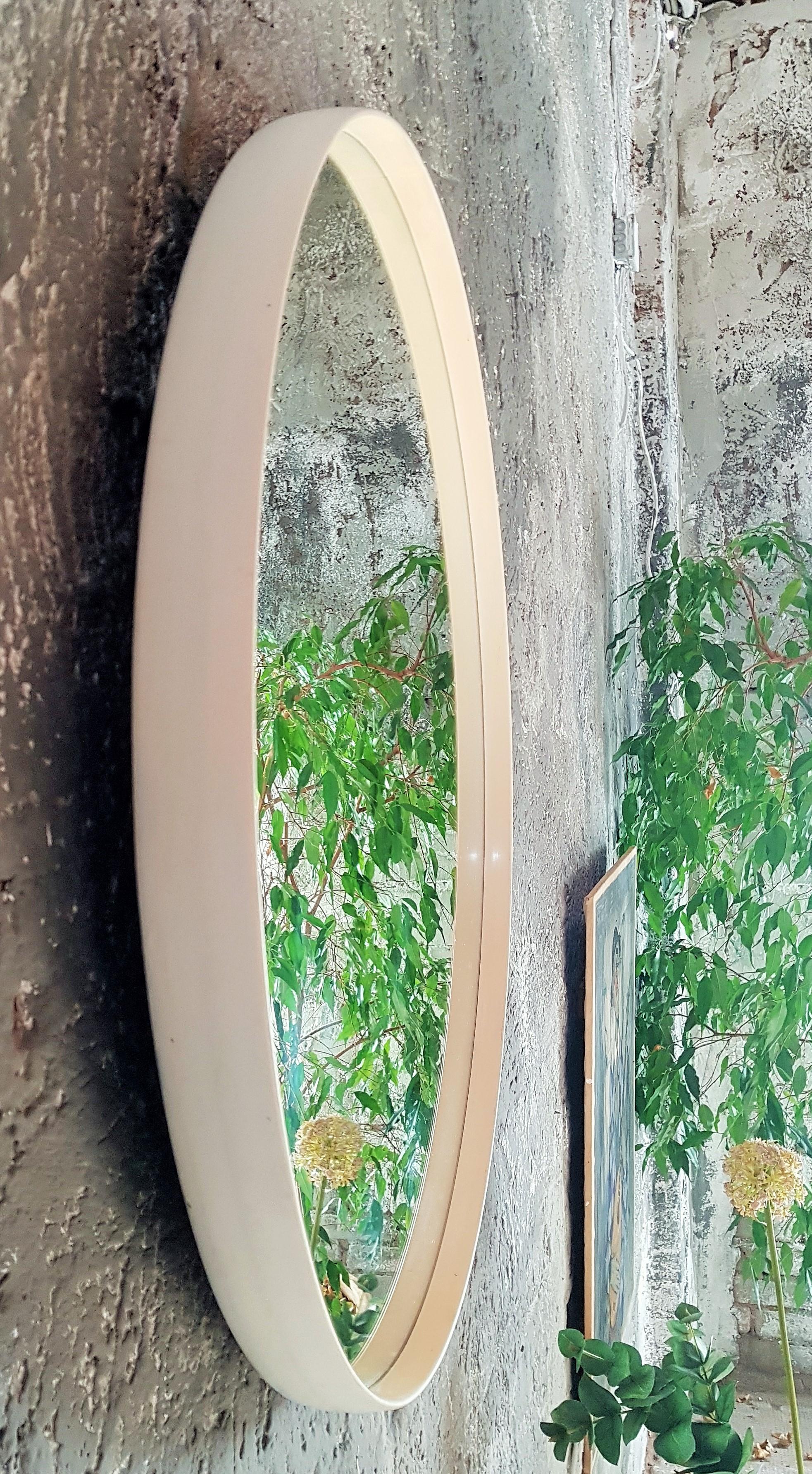 Mid-Century Wall Mirror, White Round, Italy, 1960s For Sale 2