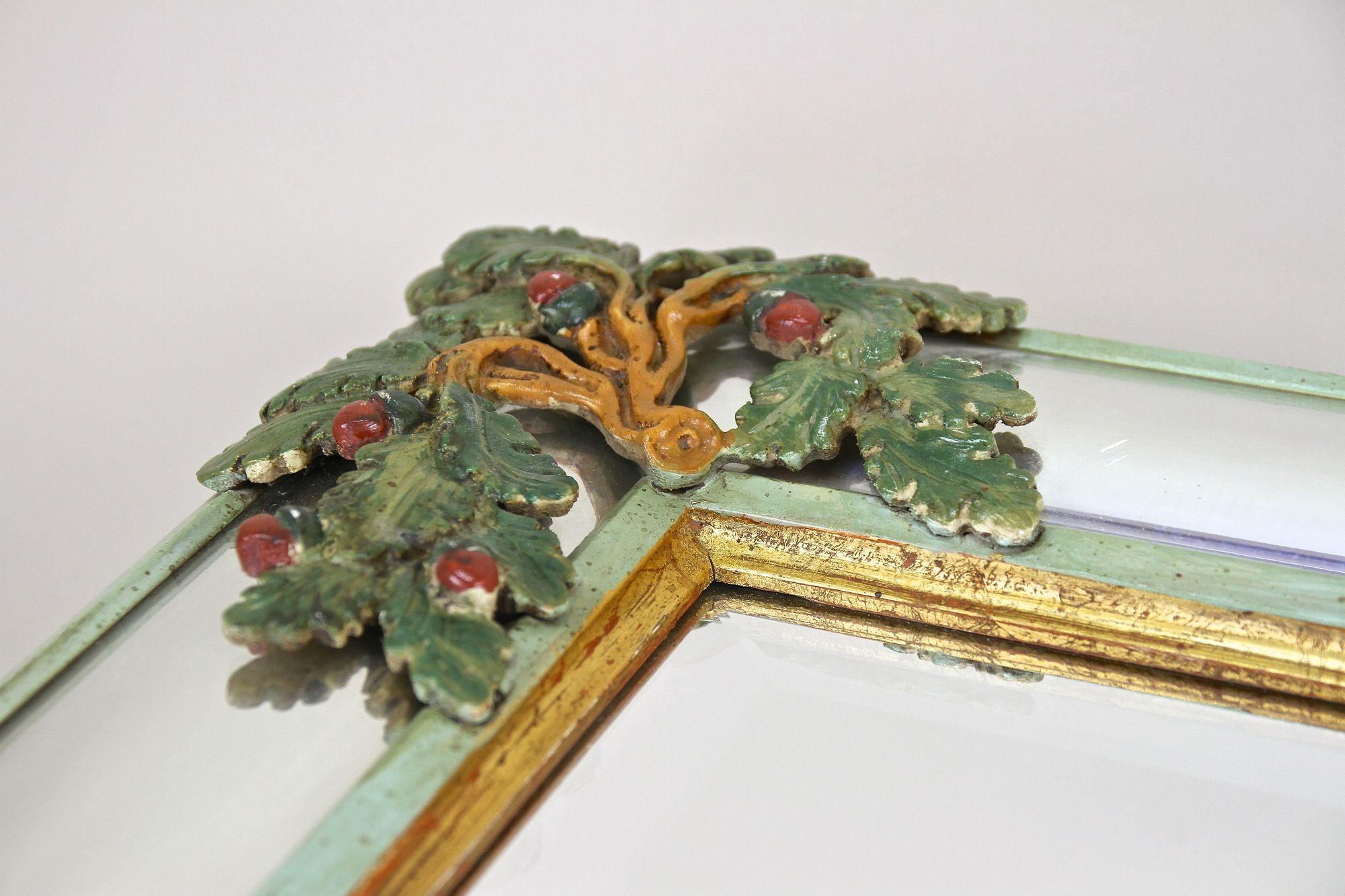 Midcentury Wall Mirror with Oak Leaves/ Acorn Carvings, Italy circa 1960 For Sale 5