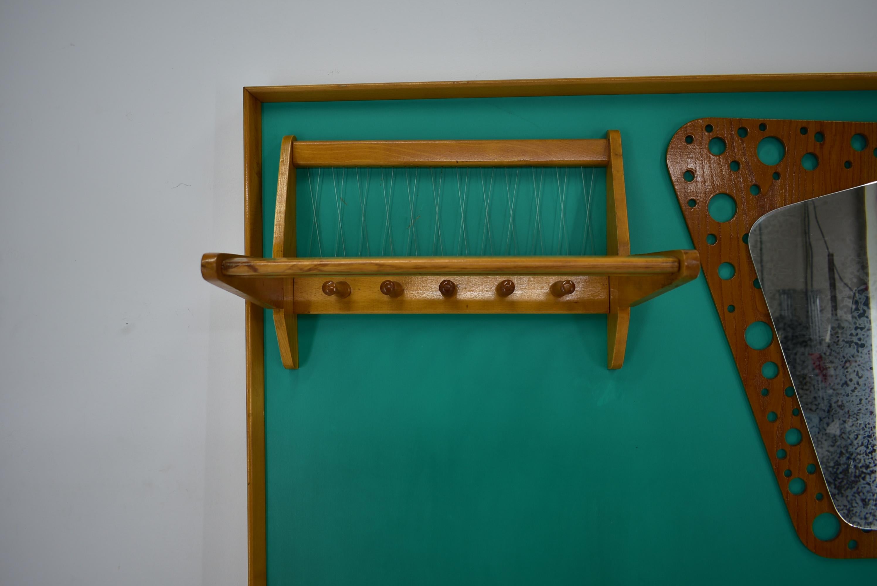 Mid-Century  Wall Mounted Coat Rack Czechoslovakia , 1970's In Good Condition For Sale In Praha, CZ