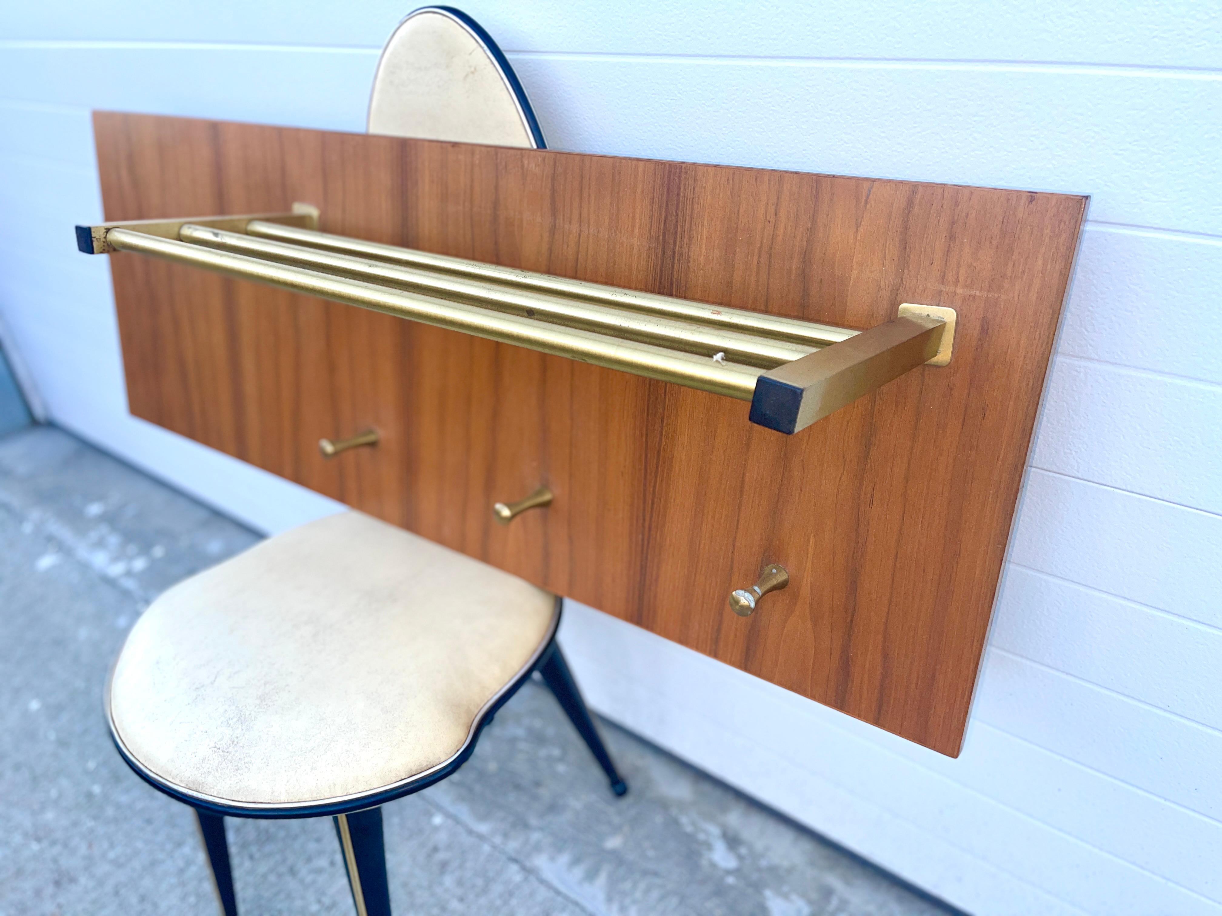 Perchero de pared de mediados de siglo en venta 3