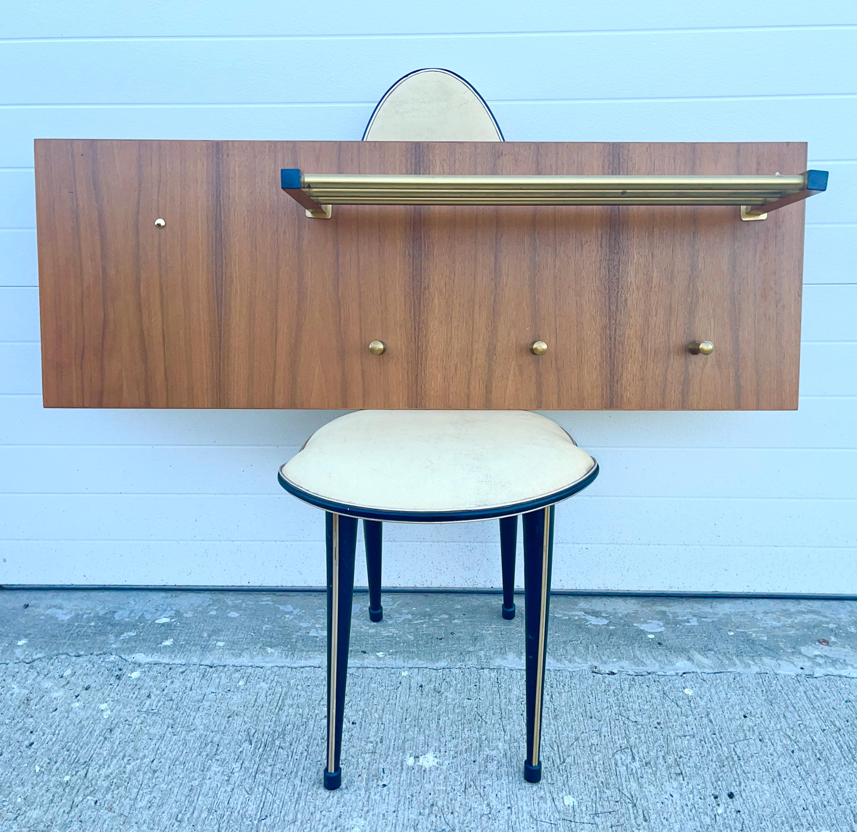 Perchero de pared de mediados de siglo en venta 1