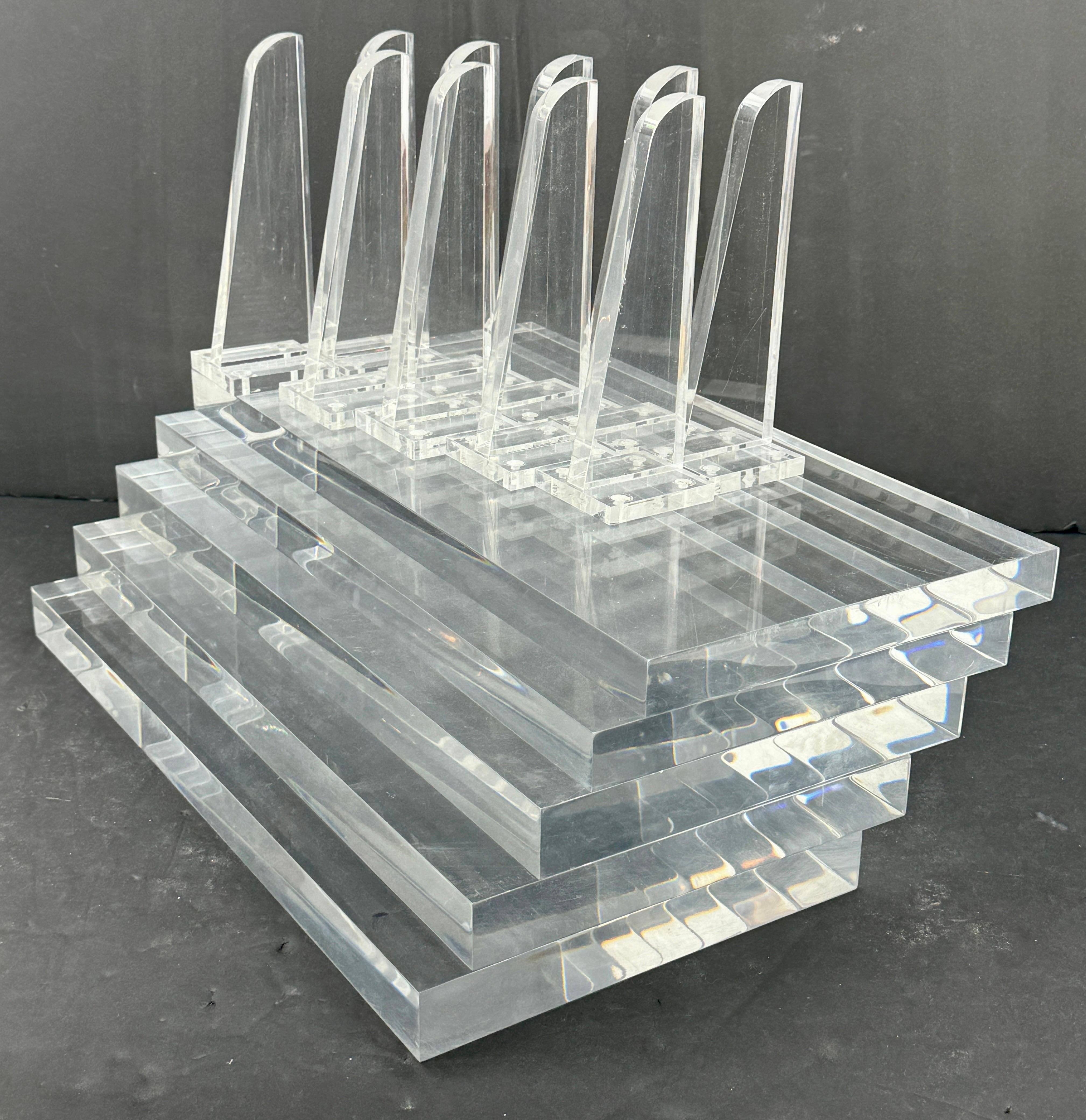 Mid-Century Wall Mounted Floating Lucite Shelves, France 1980’s For Sale 11