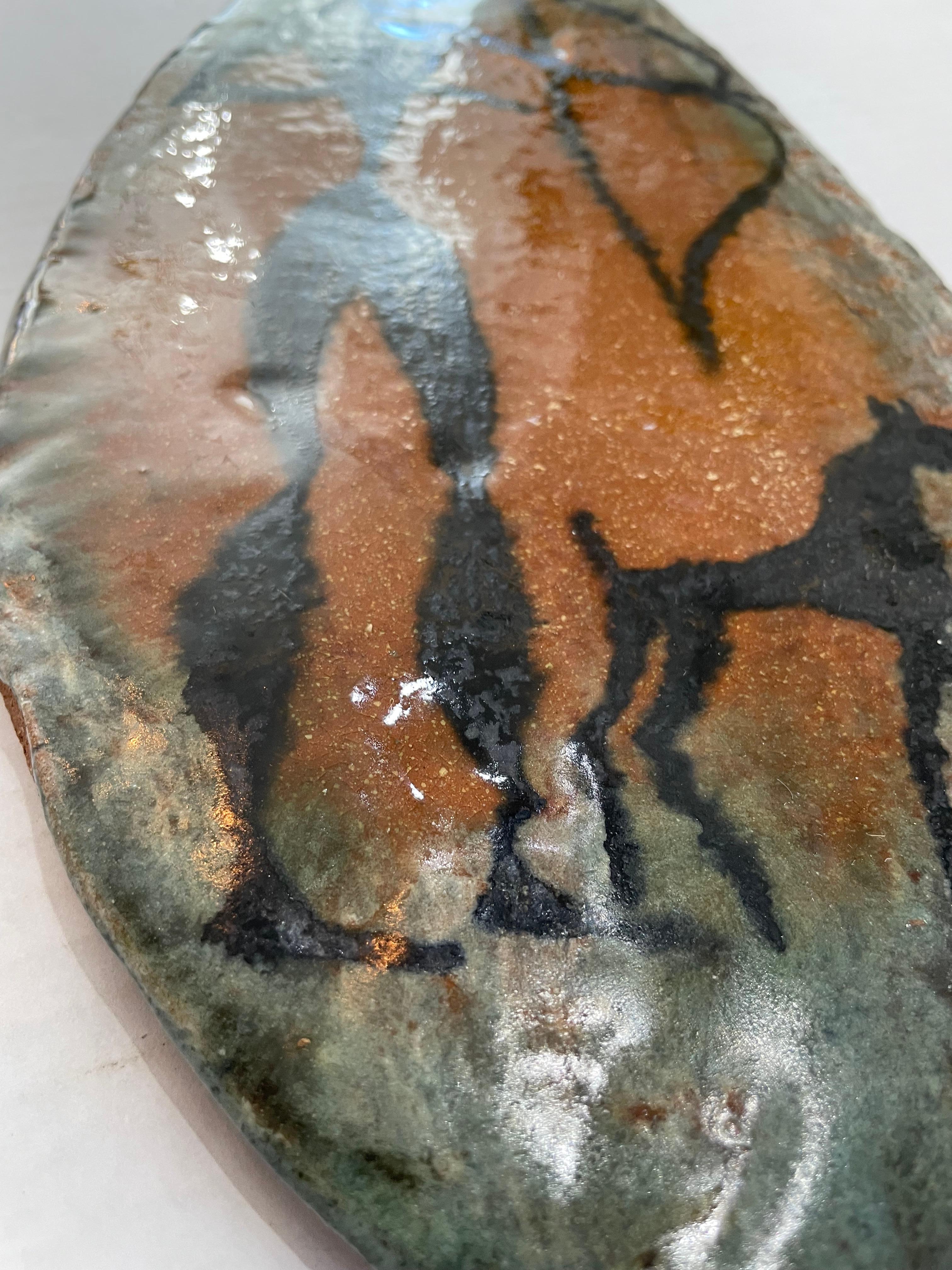 Vernissé Plaque murale du milieu du siècle représentant Diane la chasseresse en vente