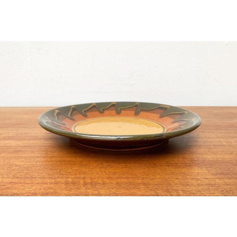 Mid-Century Wall Plaque Plate, 1960er Jahre, in sehr gutem Zustand. Entworfen 1960 bis 1969.

Zusätzliche Informationen:
MATERIALIEN: Keramik
Stil: Moderne Mitte des Jahrhunderts
Farbe: Grün
Artikel Typ: Vintage, antik oder aus