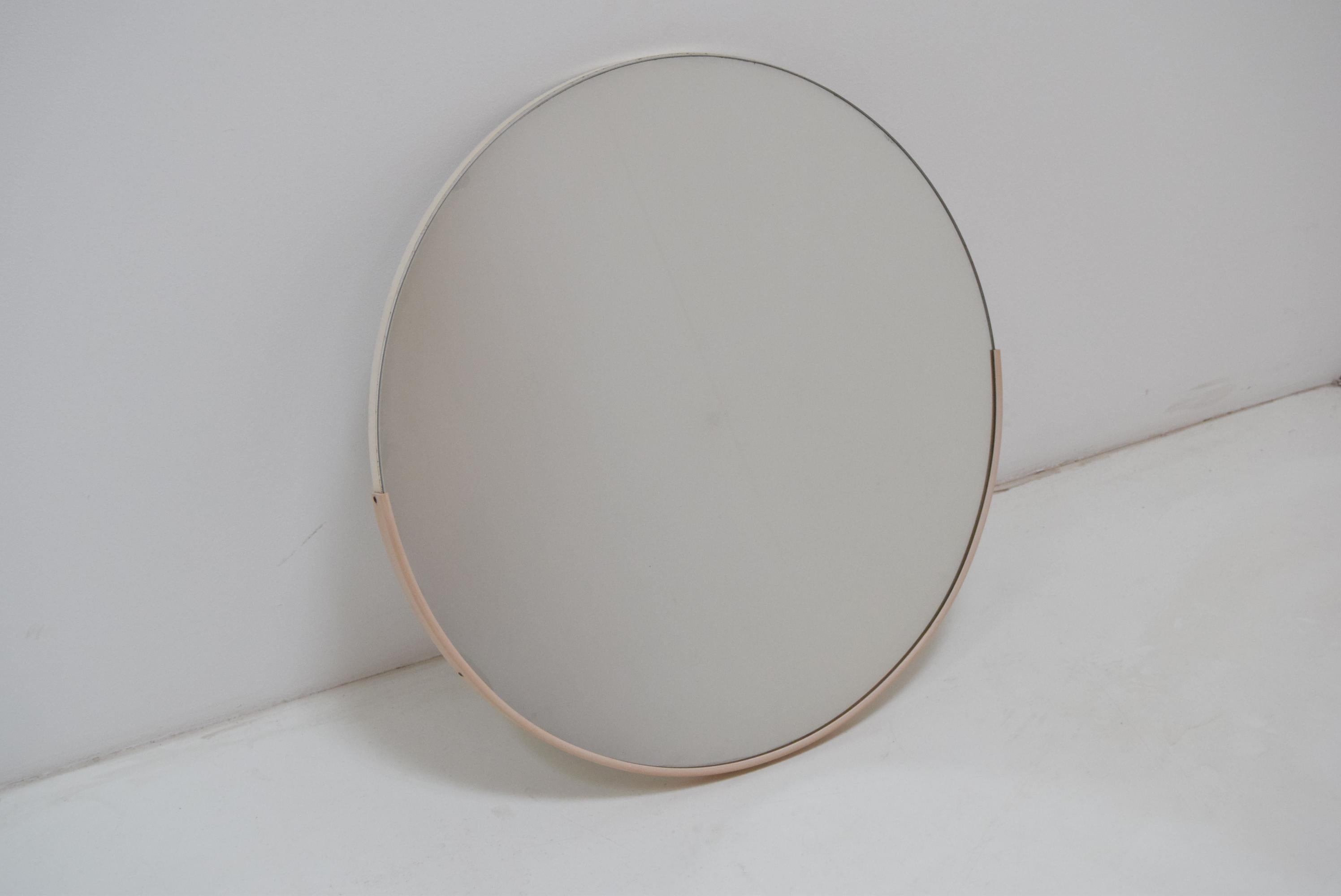 Made in Czechoslovakia
Made of mirror, wood, plastic
Re-polished
Original condition.
 