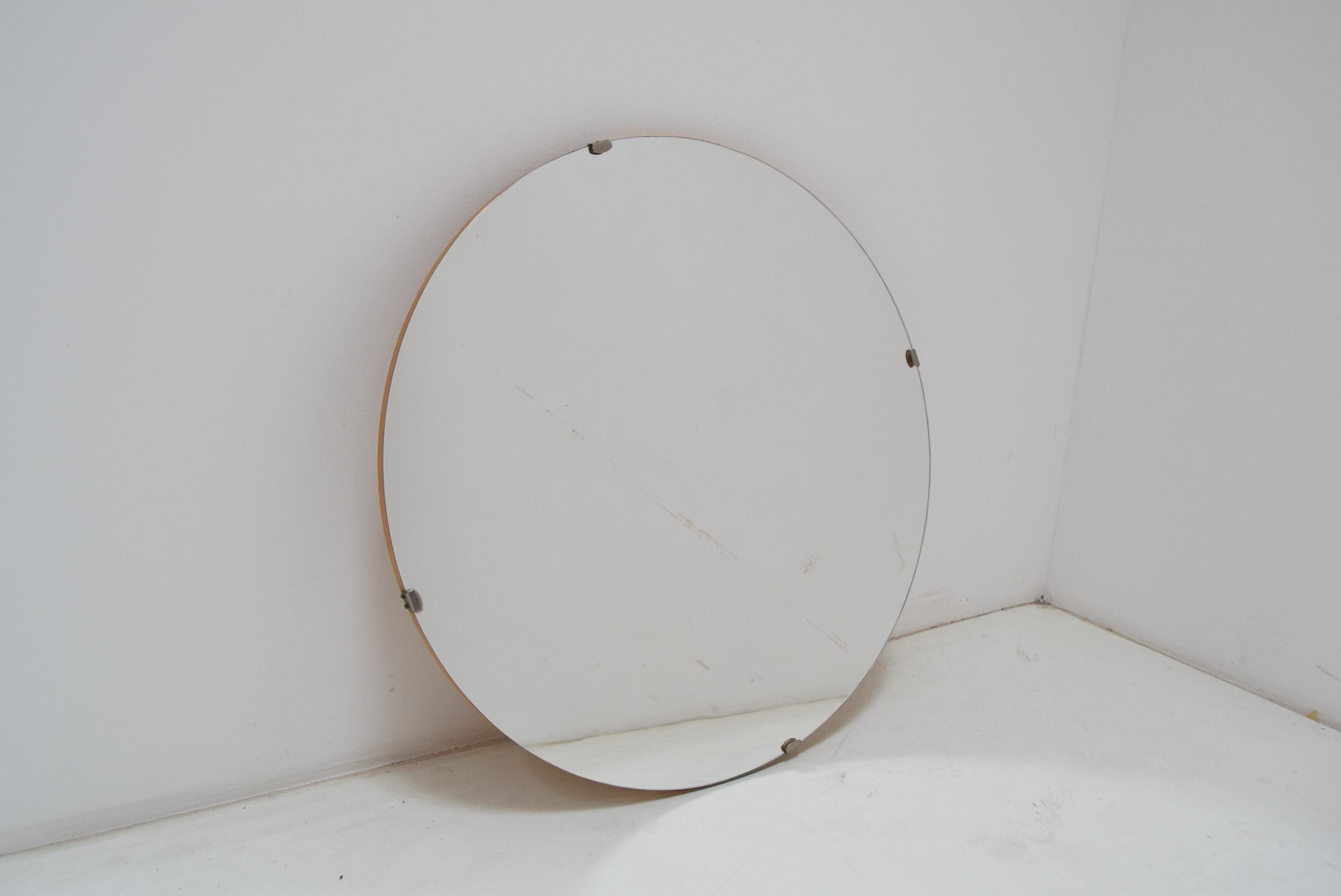 Made of mirror, wood
Re-polished
Original condition.