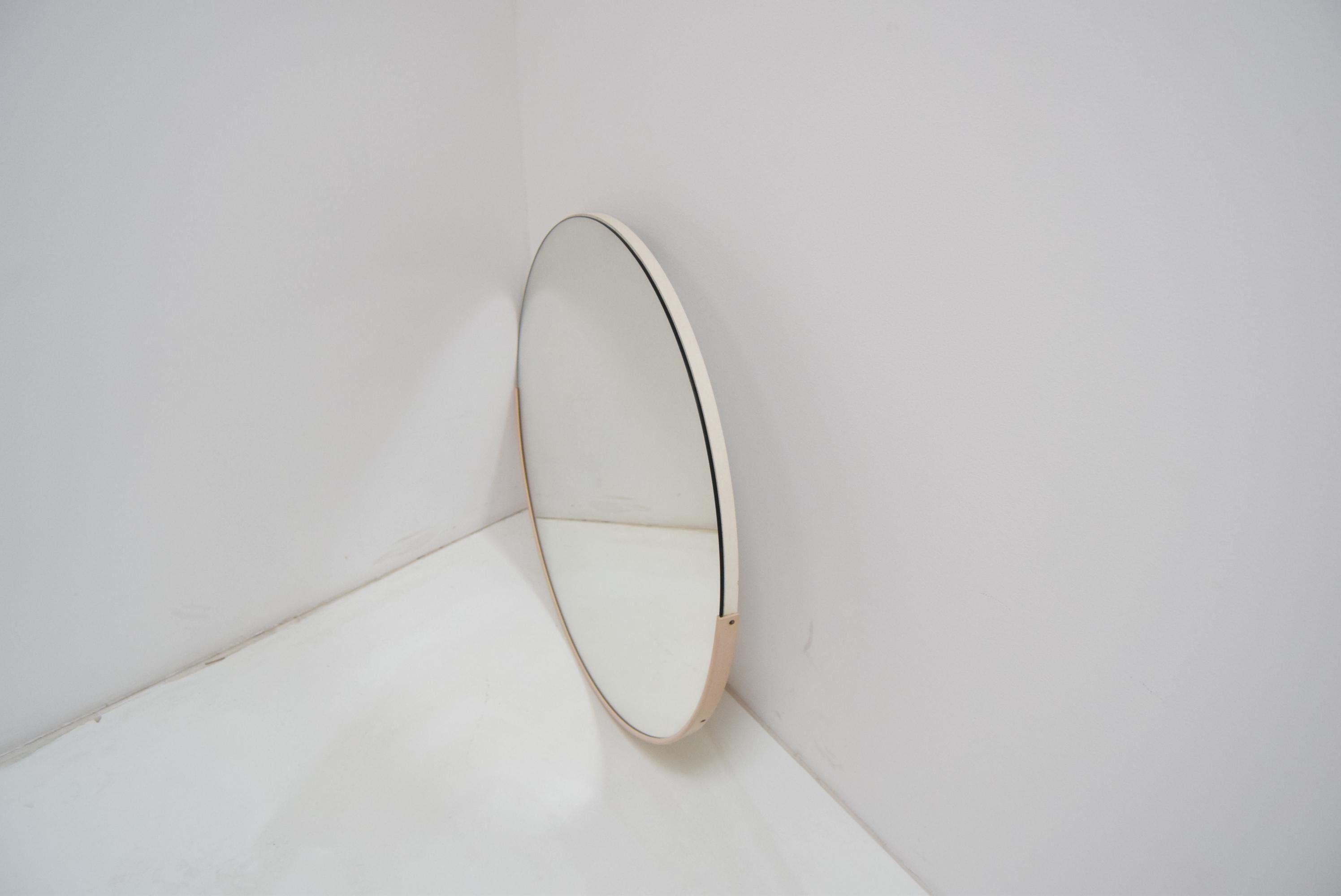 Midcentury Wall Round Mirror, Czechoslovakia, 1970s 2