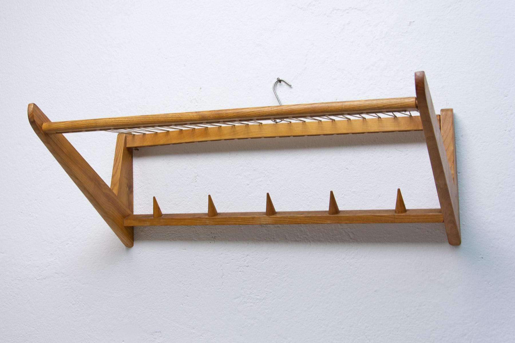 Mid-Century Wall Shelf by Krásná Jizba, Czechoslovakia, 1960's For Sale 8