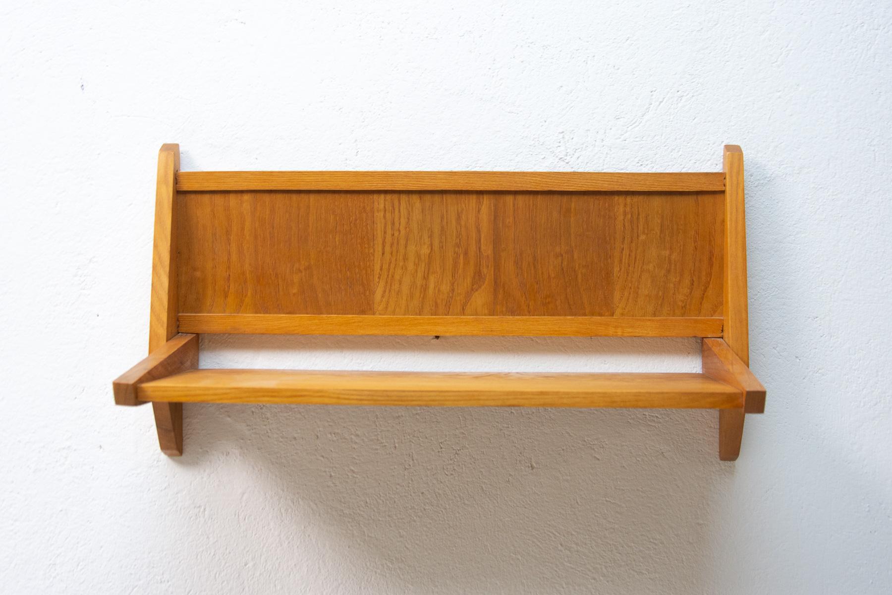 Mid-Century Wall Shelf by ULUV, Czechoslovakia, 1960's For Sale 4