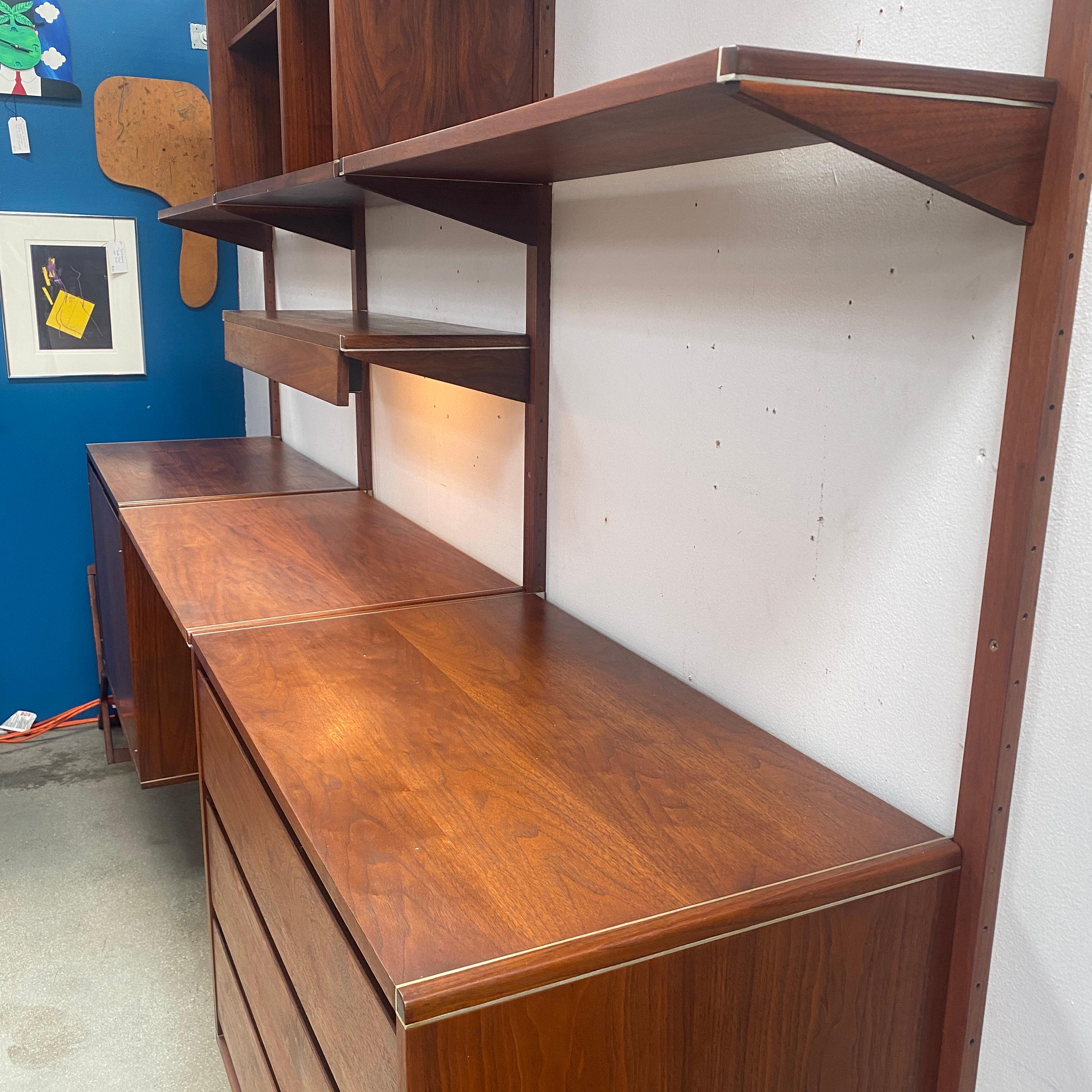 Mid Century Wall Unit Gerald McCabe for Barzilay For Sale 1