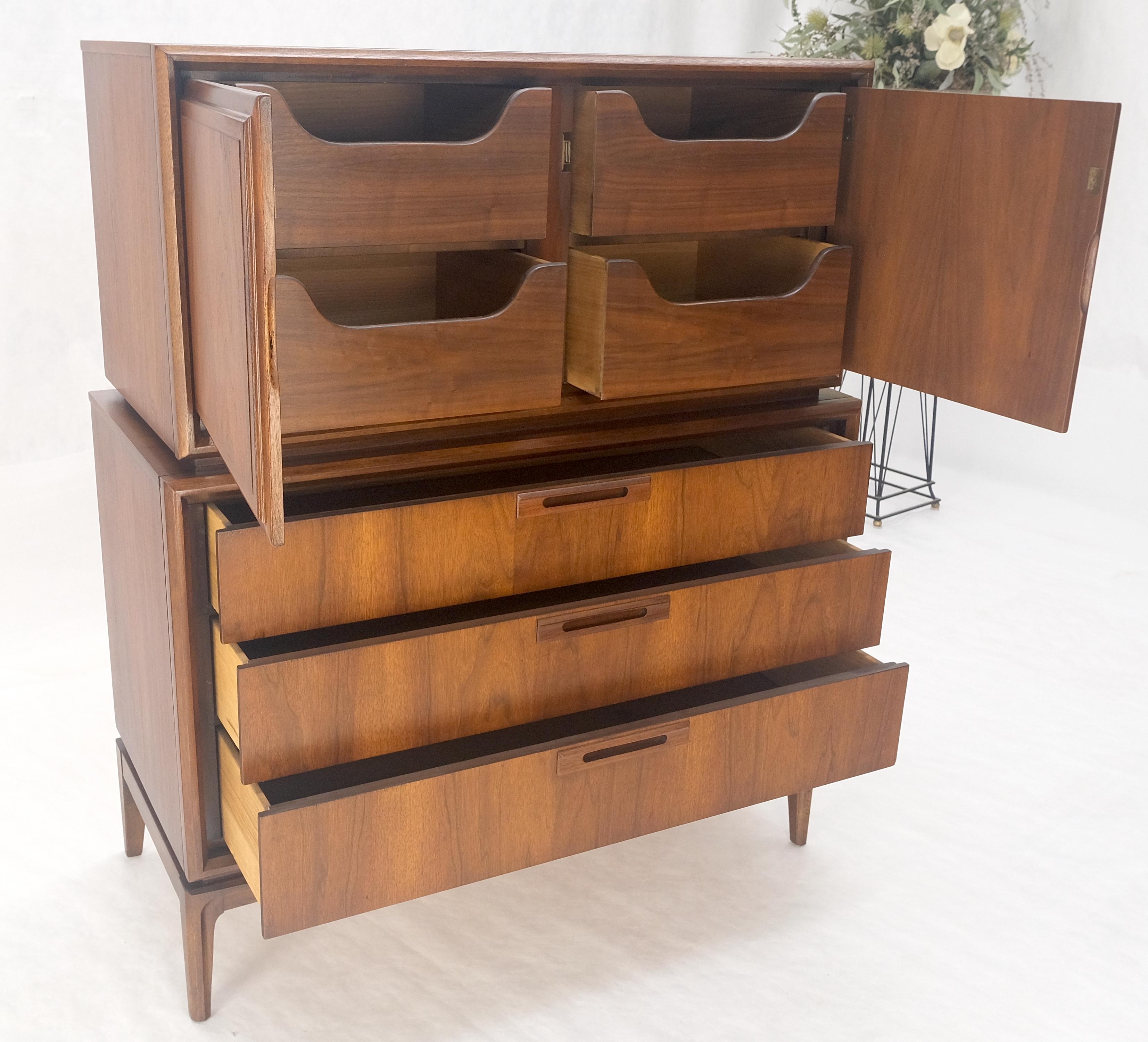 Mid Century Walnut 2 Porte Scomparti 7 Cassetti High Boy Dresser MINT! in vendita 2
