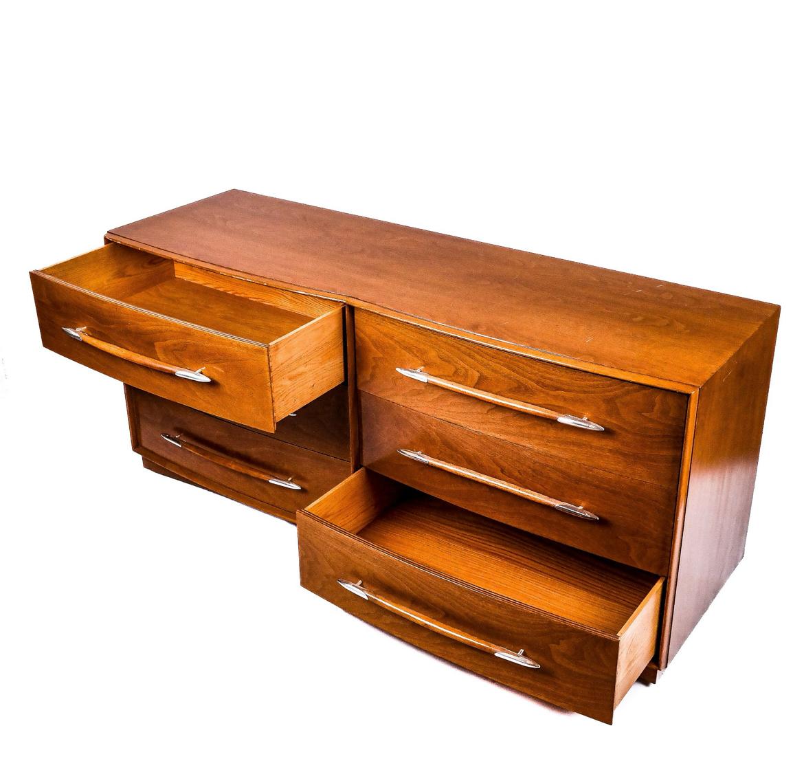 American Mid Century Walnut 6 Drawer Dresser by T.H. Robsjohn-Gibbings for Widdicomb