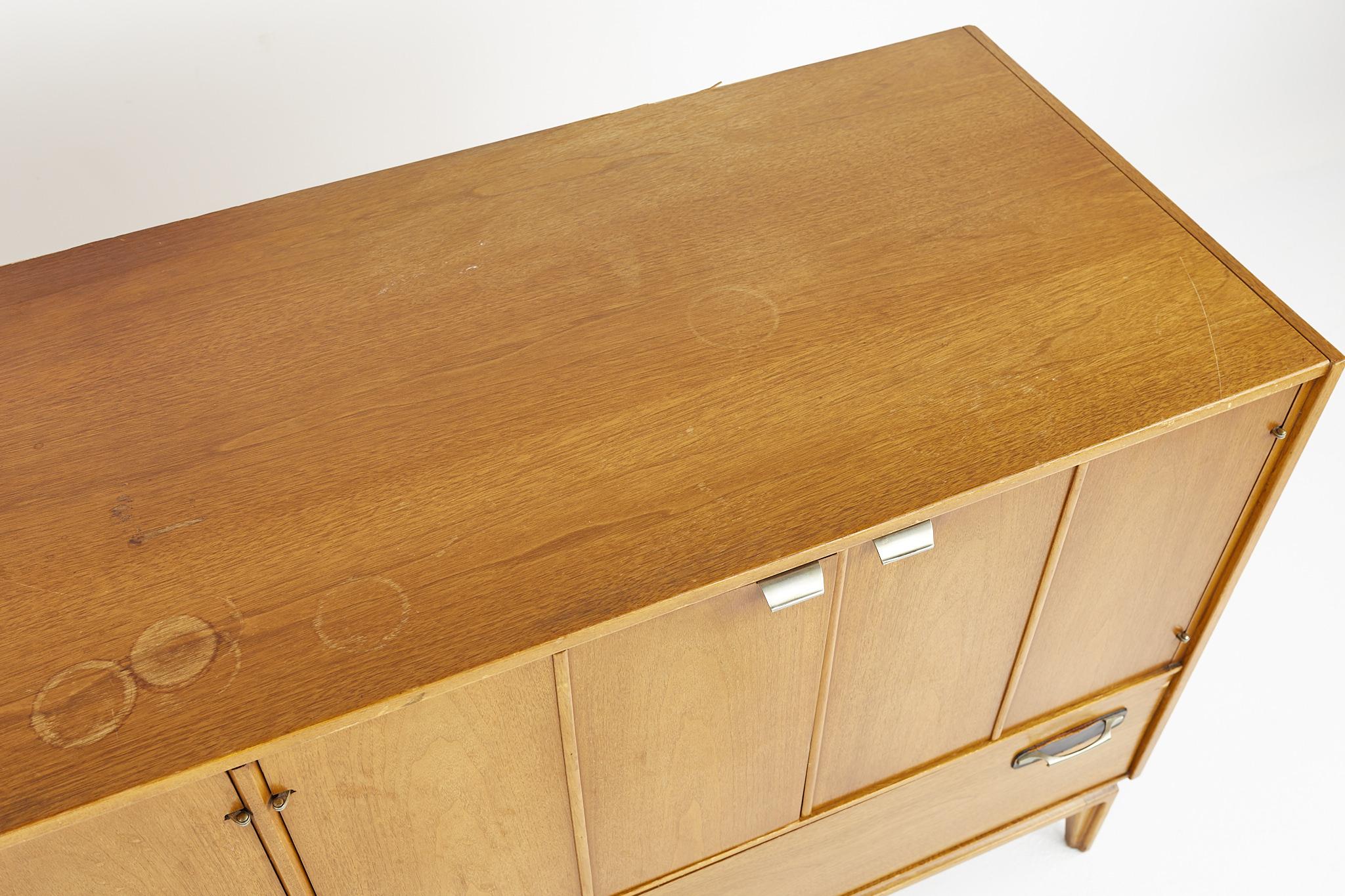 Mid Century Walnut 6 Drawer Lowboy Dresser For Sale 1