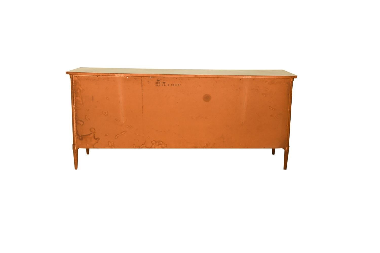 Mid-Century Walnut 9 Drawer Credenza Dresser Laminate Top en vente 3