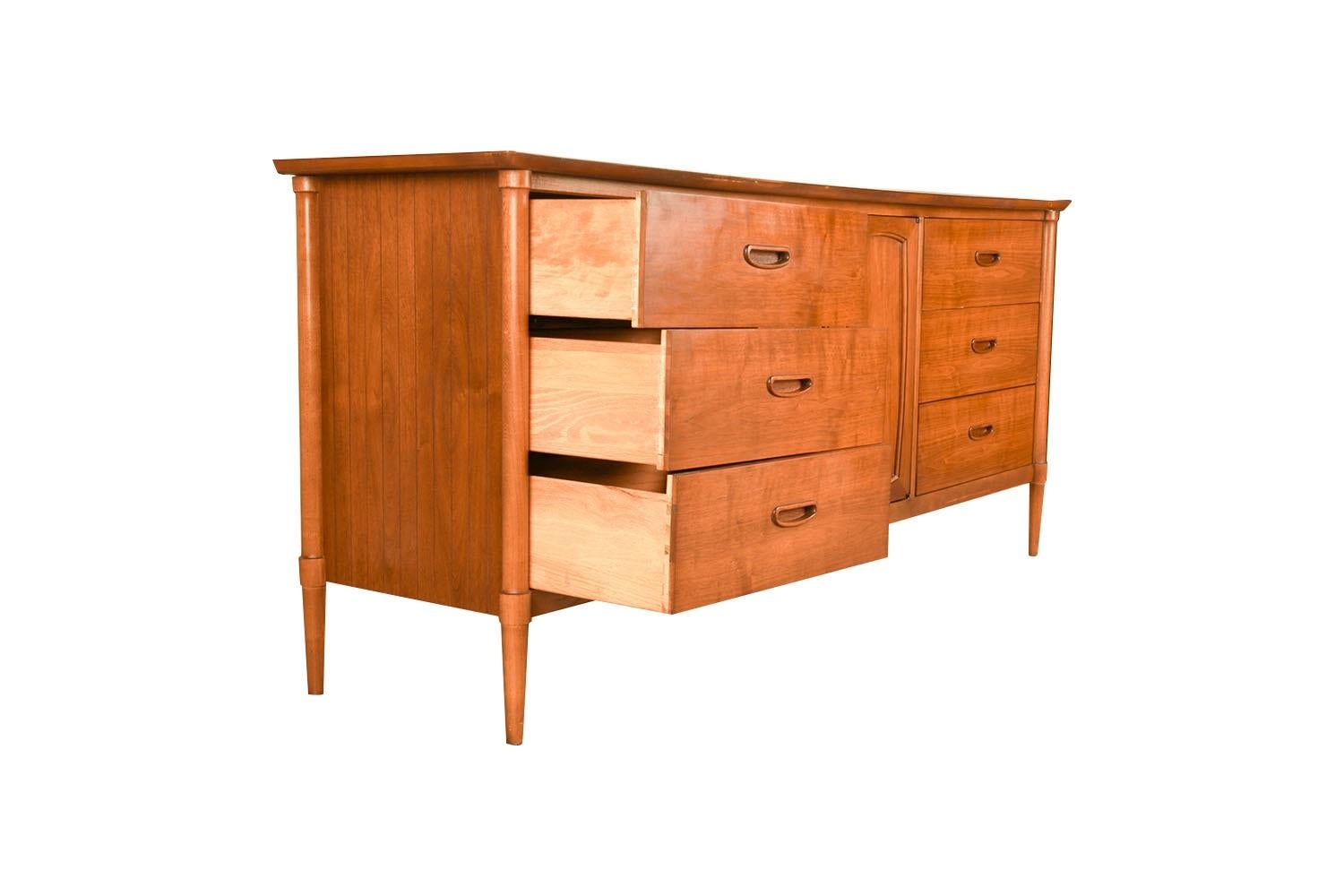 Mid-Century Walnut 9 Drawer Credenza Dresser Laminate Top In Good Condition For Sale In Baltimore, MD