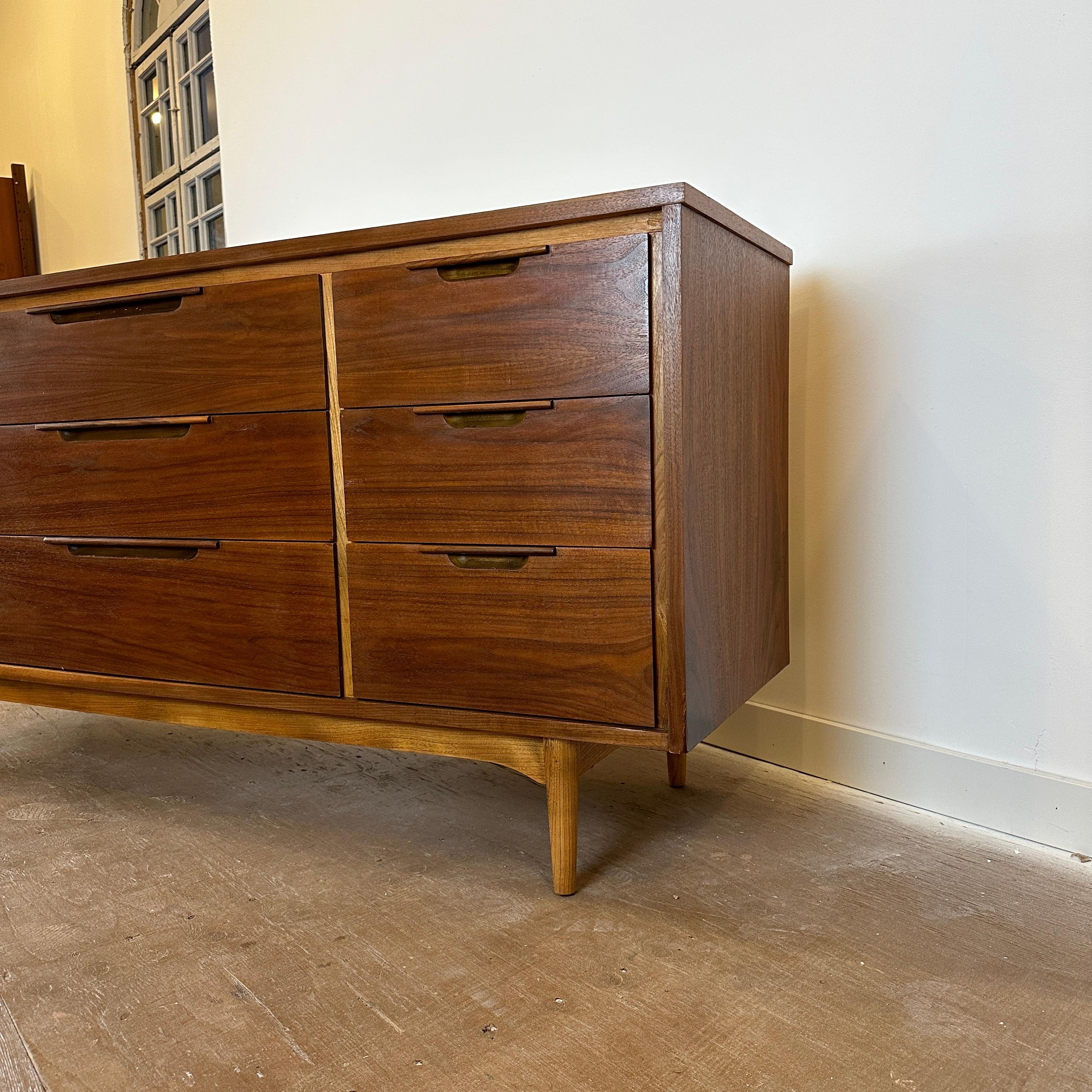 Mid Century Walnut 9-Drawer Dresser 5