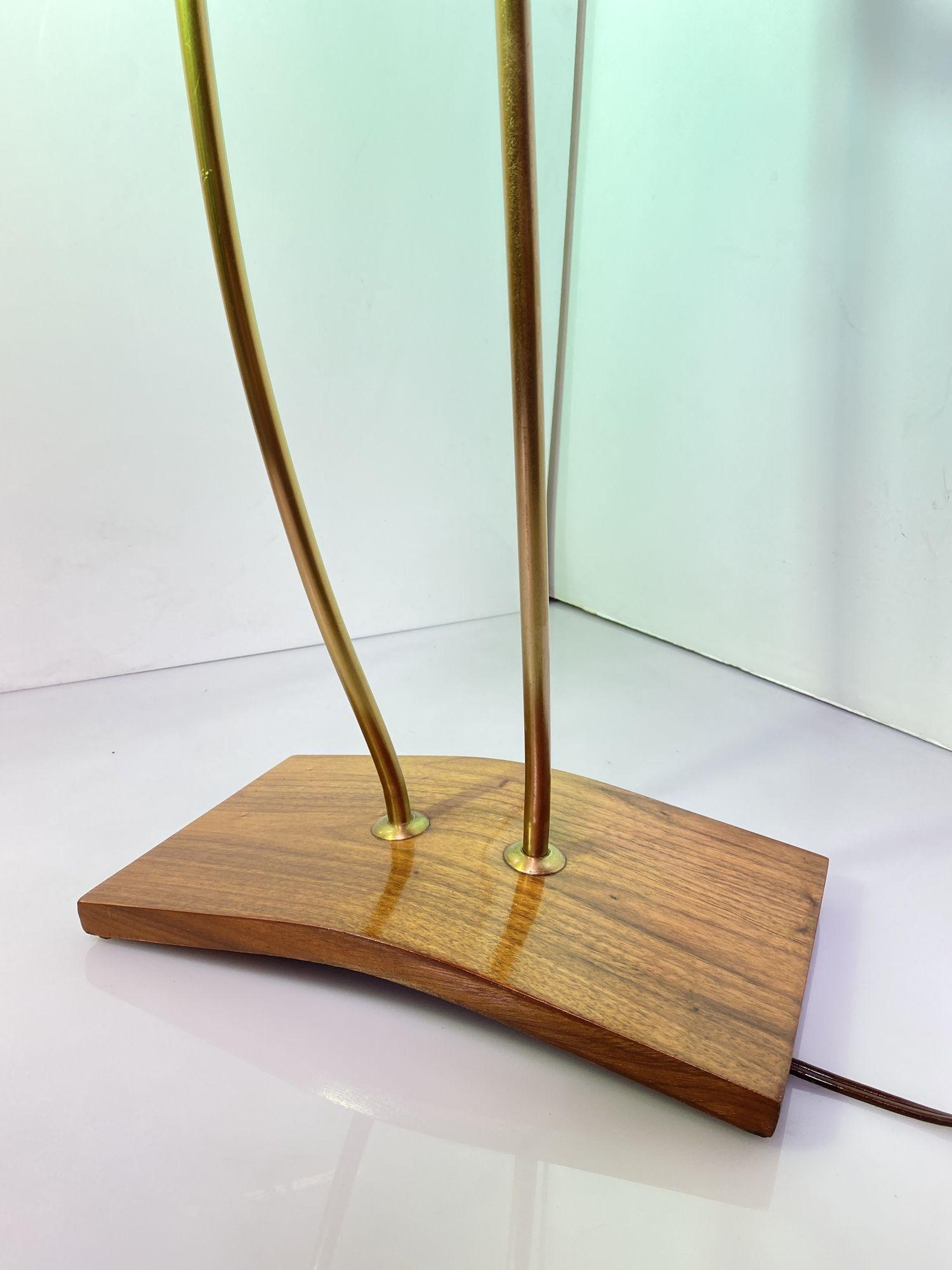 Mid Century Walnut and Brass Floor Lamp with Whipstitch Fiberglass Lamp Shades In Excellent Condition For Sale In Van Nuys, CA