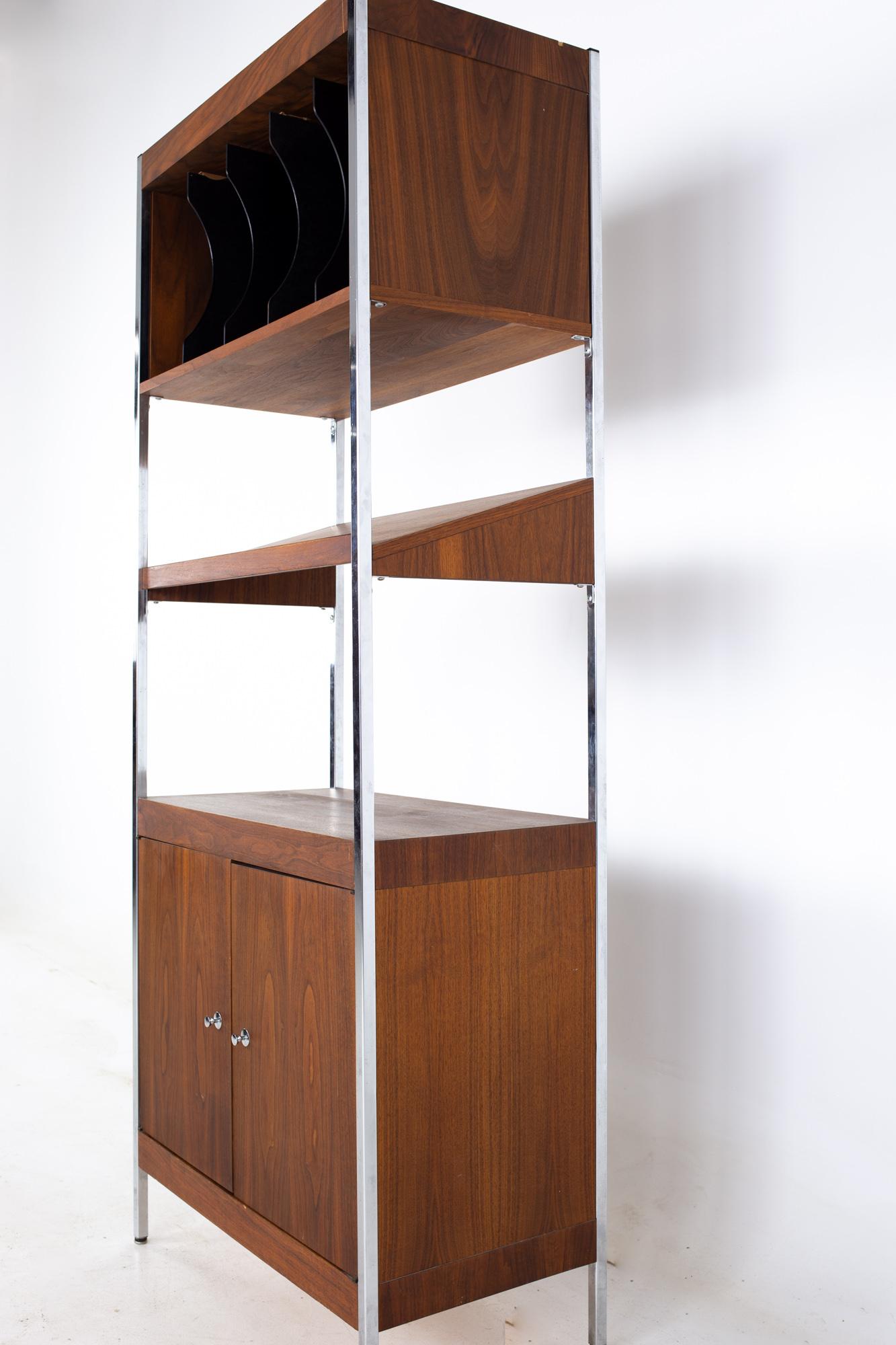 Mid Century Walnut and Chrome Freestanding Wall Unit Shelving In Good Condition For Sale In Countryside, IL