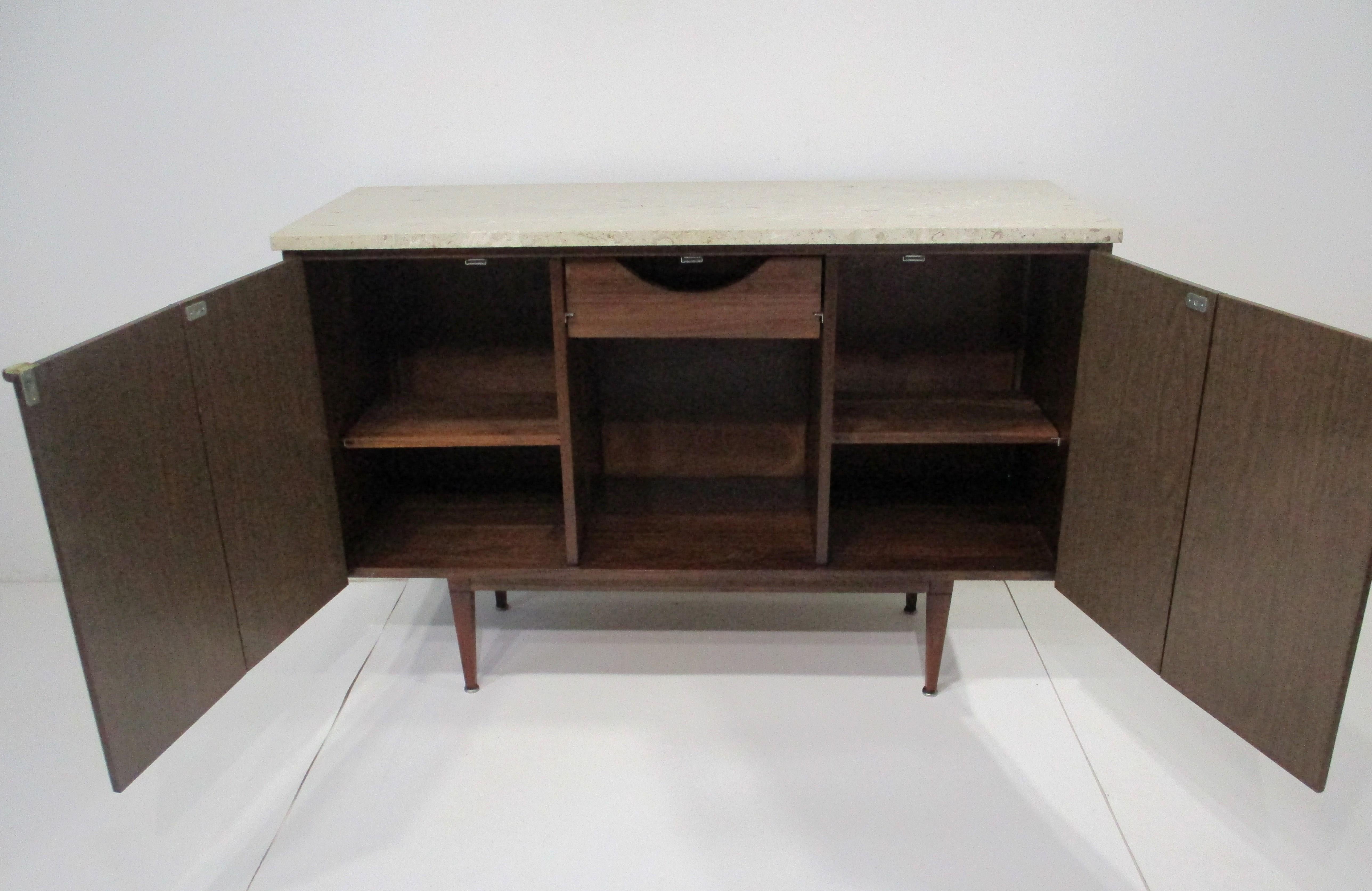 Mid Century Walnut and Fossil Marble Topped Bar Cabinet  In Good Condition For Sale In Cincinnati, OH