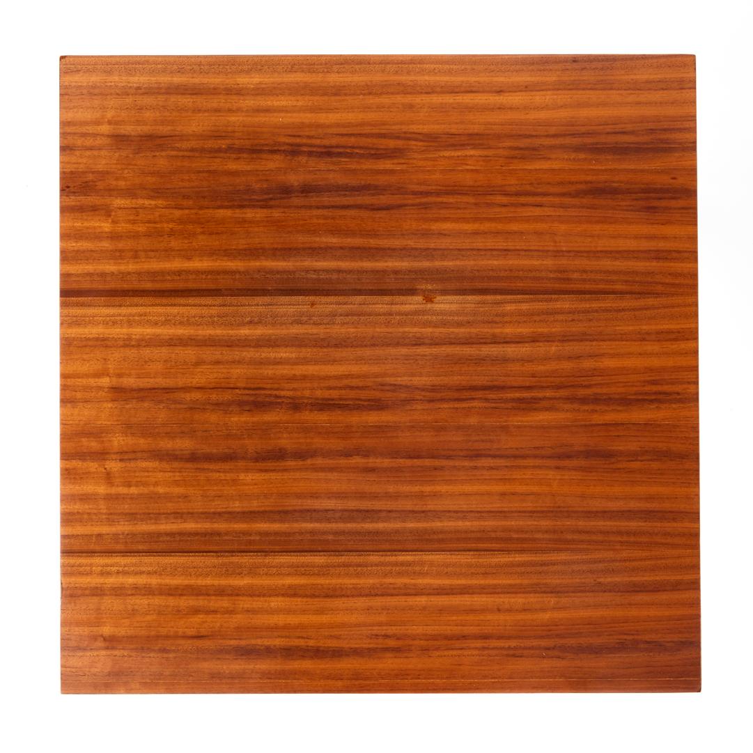 Fer Table en noyer et fer du milieu du siècle en vente