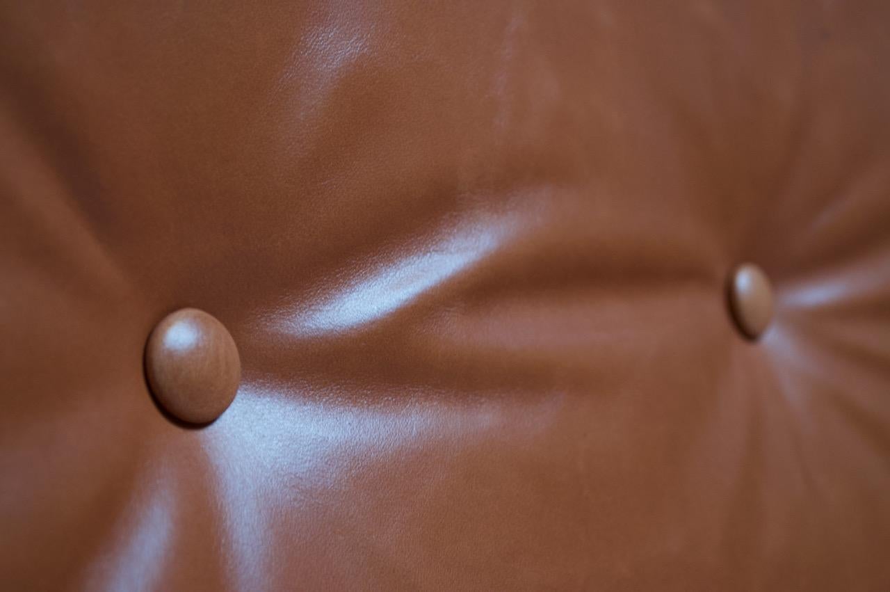 Midcentury Walnut and Leather Daybed / Settee by Mel Smilow 8