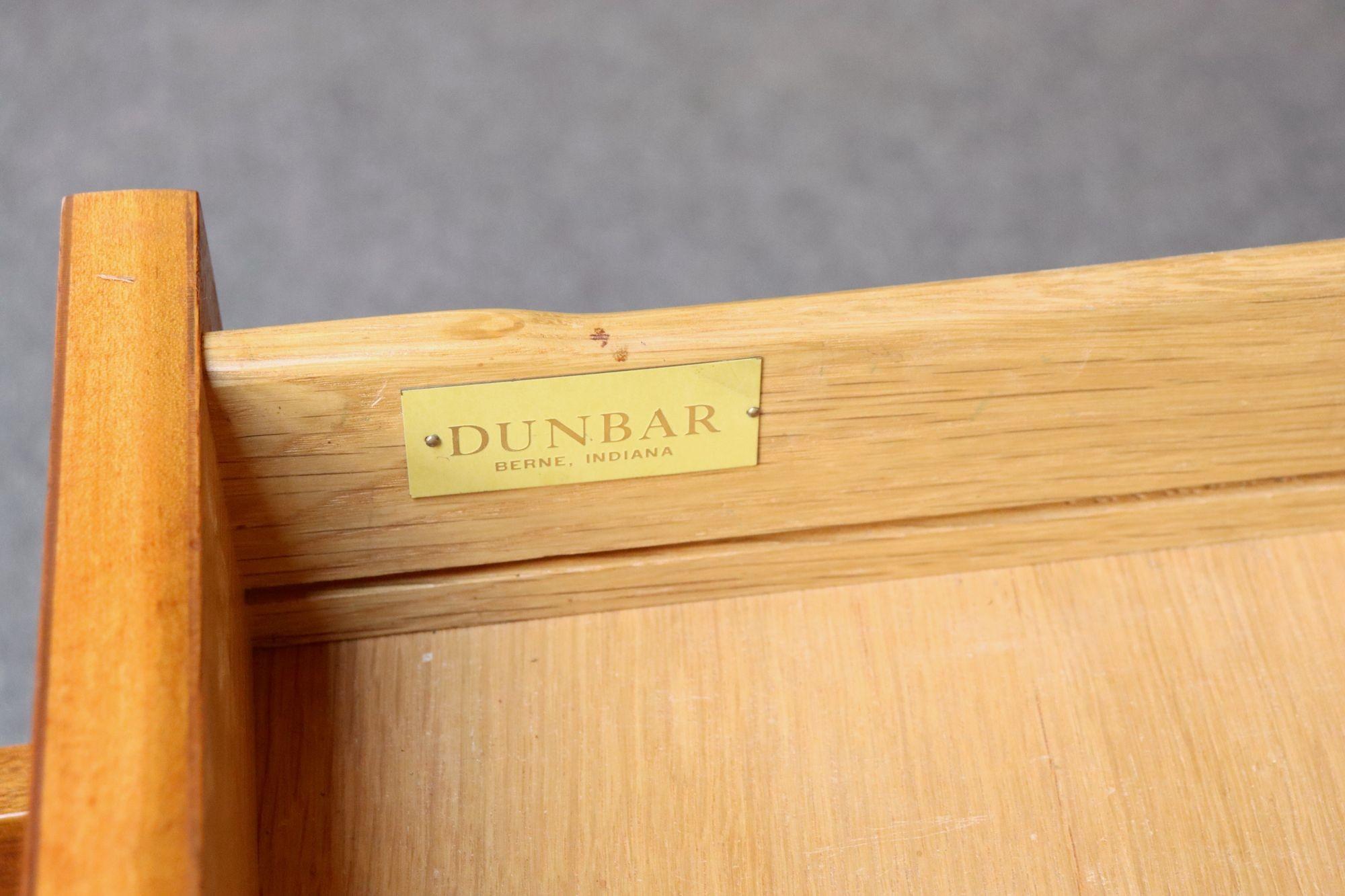 Chefschreibtisch aus Nussbaum und Palisander aus der Jahrhundertmitte von Edward Wormley für Dunbar im Angebot 13