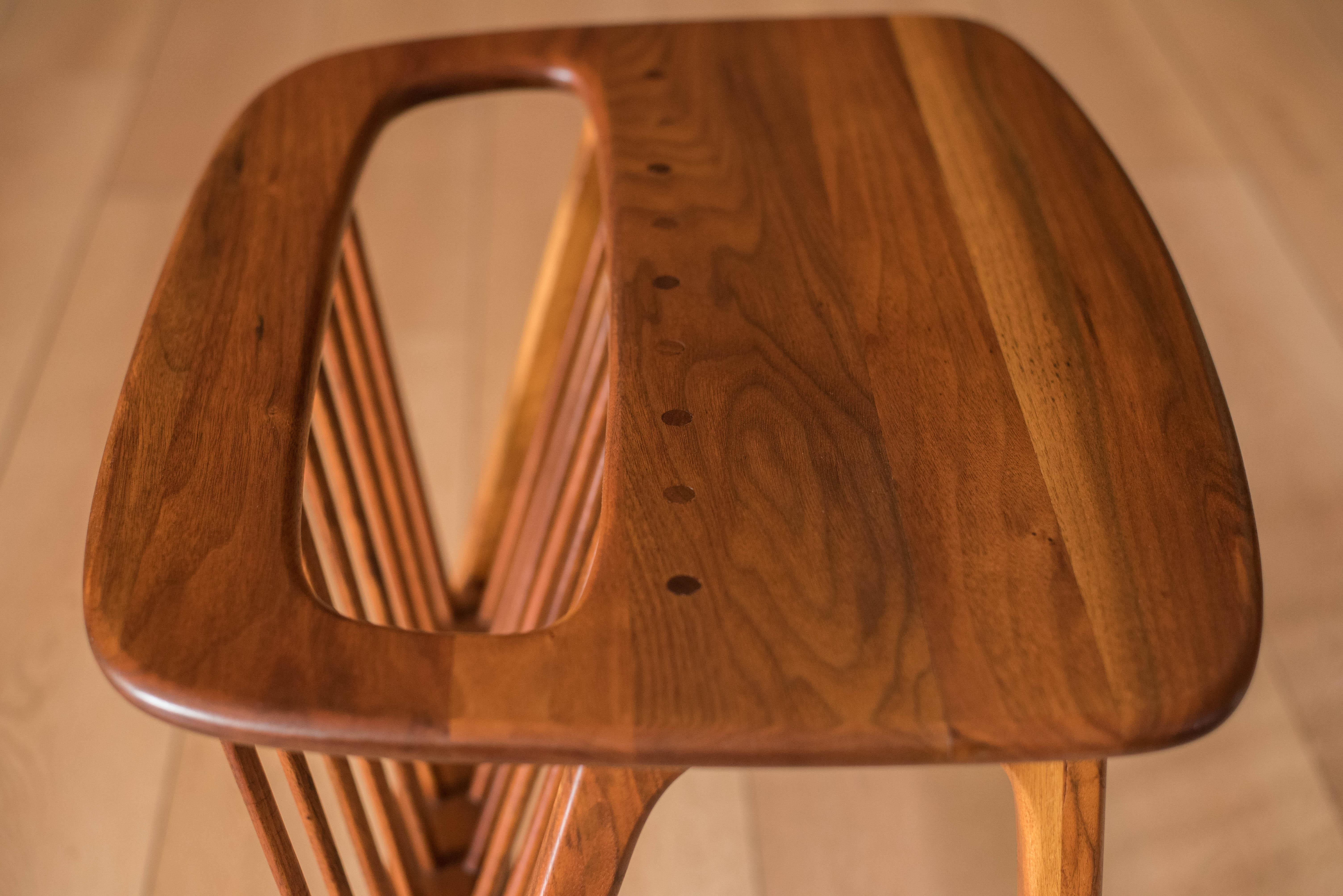 Mid Century Walnut Arthur Umanoff Magazine Rack End Table In Good Condition In San Jose, CA