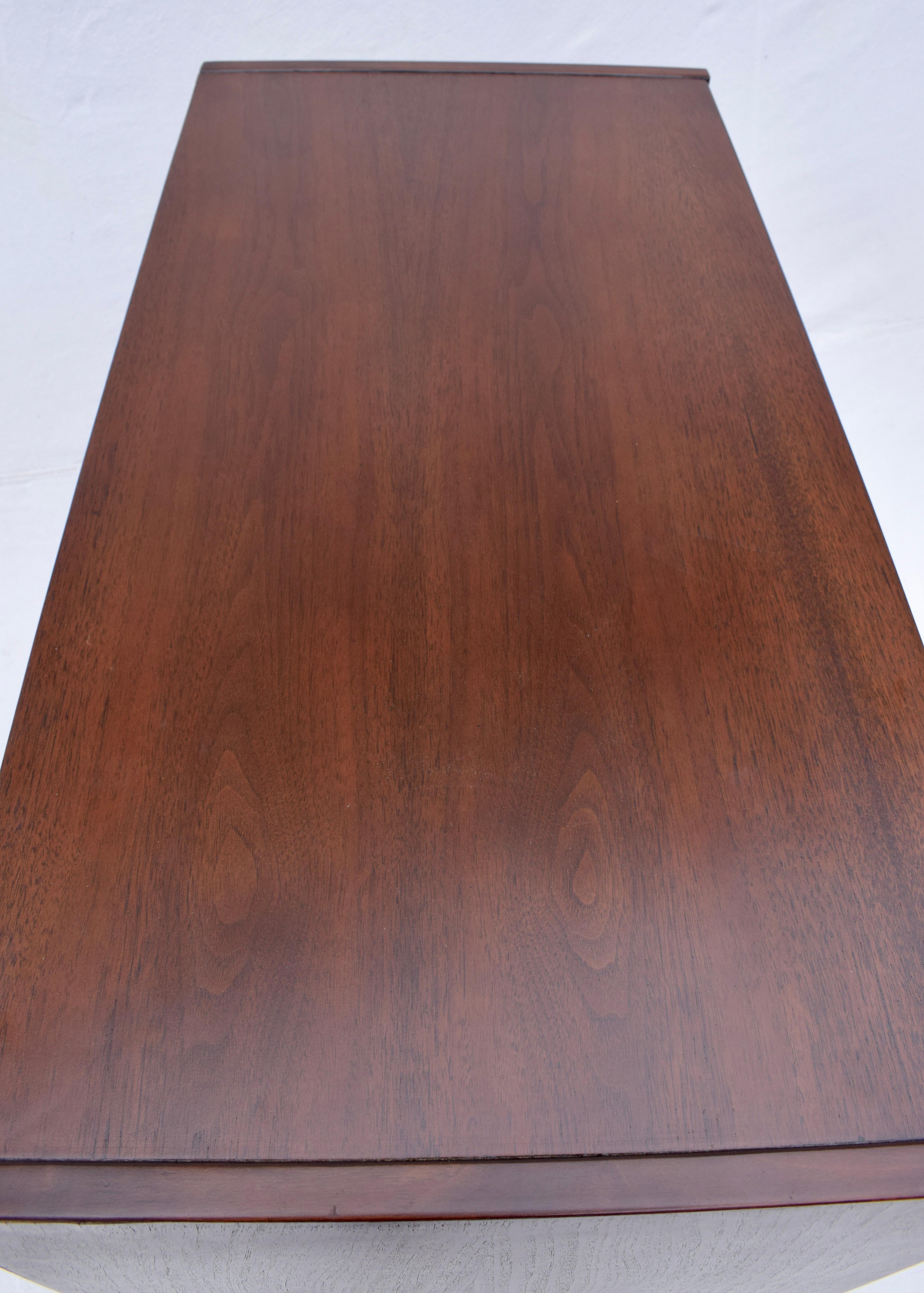 Cassapanca da scapolo in noce del Mid Century di Jack Cartwright per Founder's Furniture in vendita 7