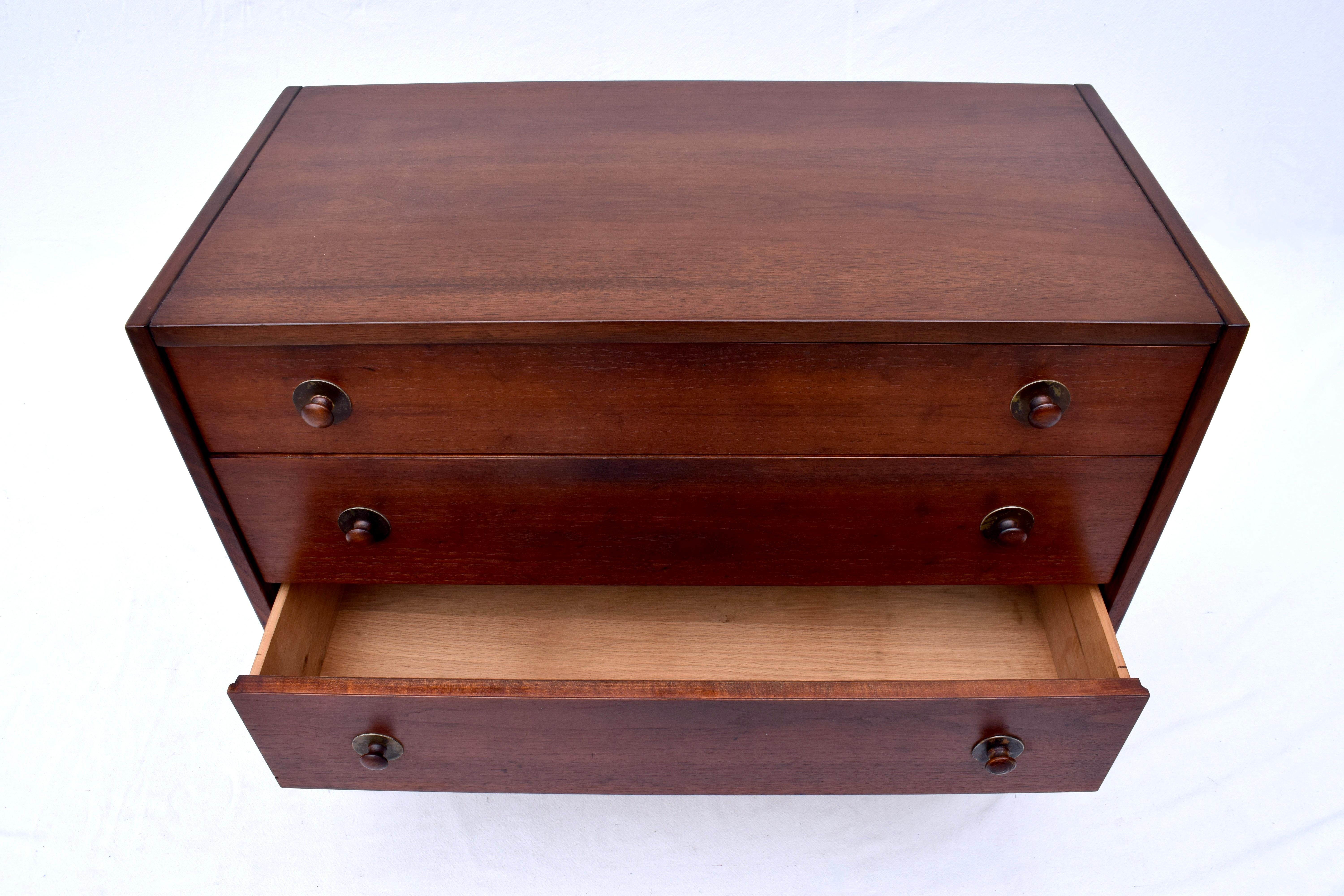 Cassapanca da scapolo in noce del Mid Century di Jack Cartwright per Founder's Furniture in vendita 1