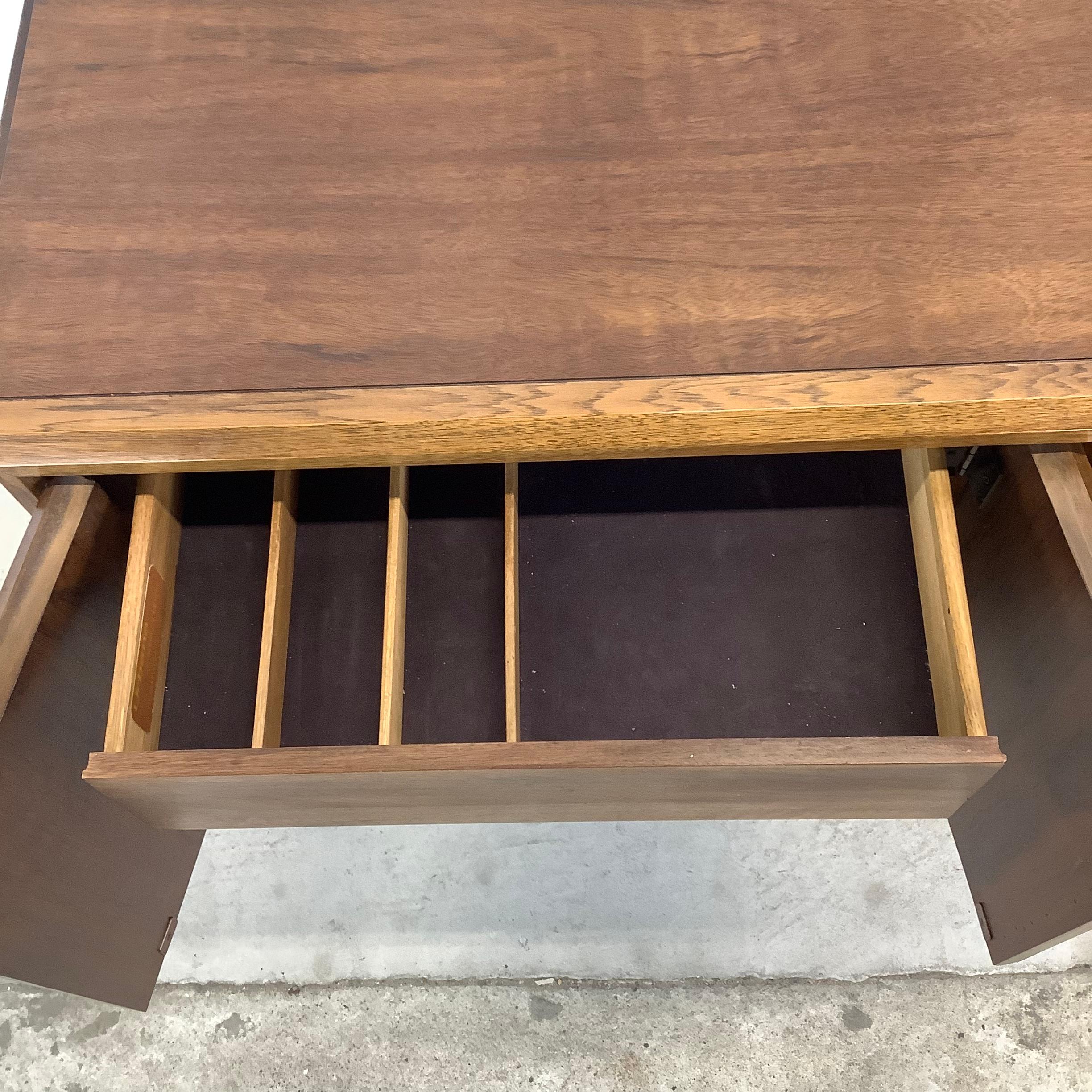 Mid-Century Walnut Bar Cart With Leaves For Sale 2