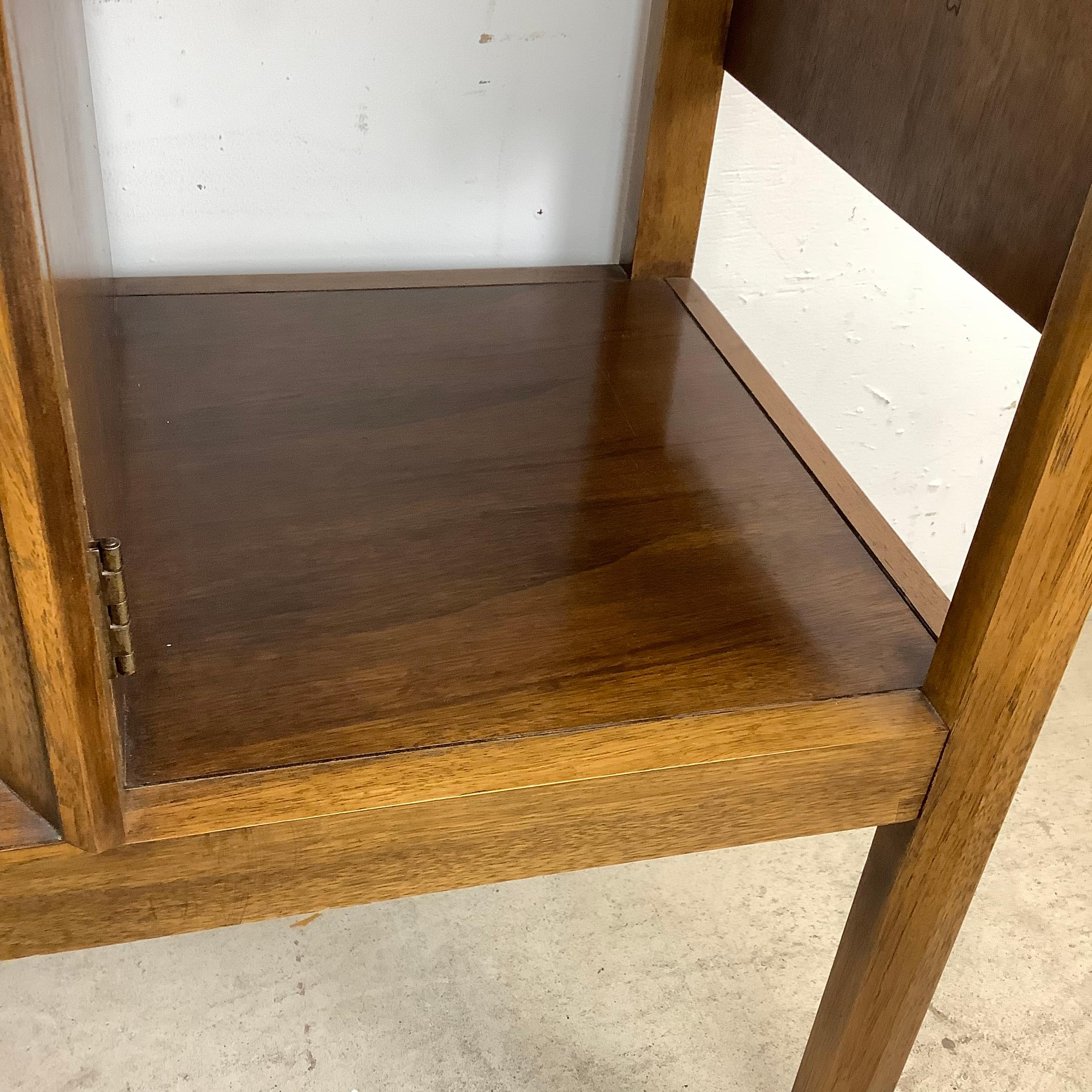 Mid-Century Walnut Bar Cart With Leaves For Sale 12