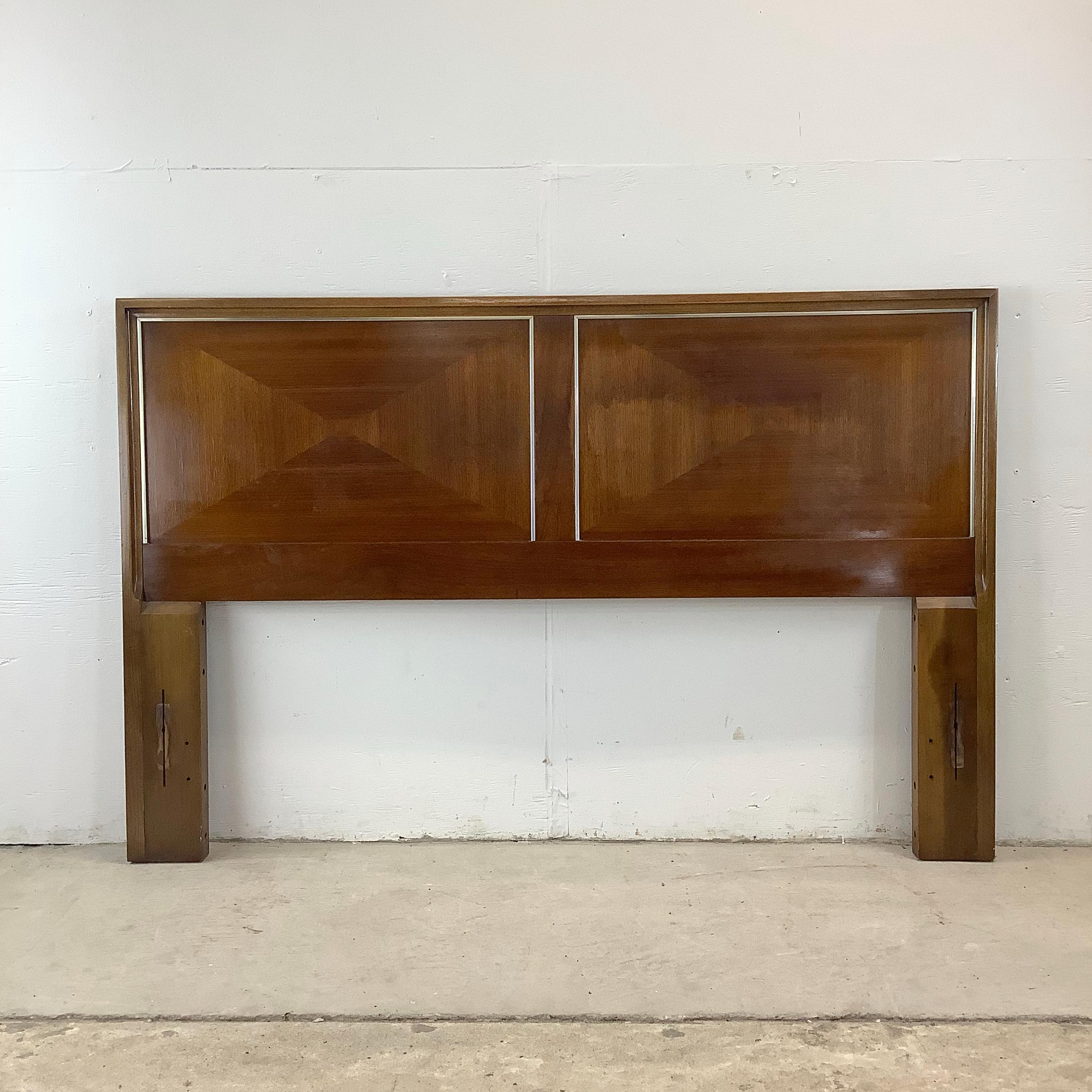 Introducing a beautifully crafted mid-century modern walnut bed frame that embodies the timeless elegance of the era. This full-size bed frame is a perfect blend of classic design and modern functionality, making it an ideal centerpiece for any