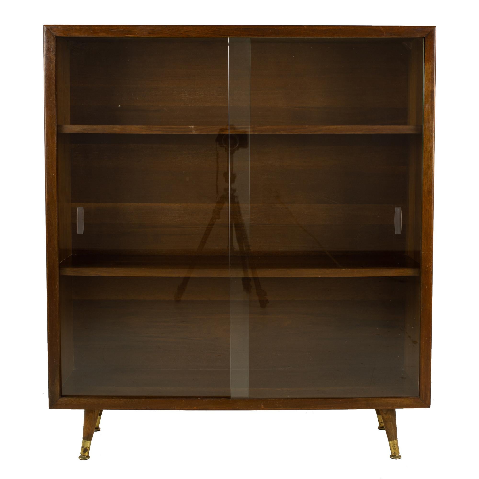 Mid century walnut bookcase

Bookcase measures: 36 wide x 11.5 deep x 41 inches high

?All pieces of furniture can be had in what we call restored vintage condition. That means the piece is restored upon purchase so it’s free of watermarks,