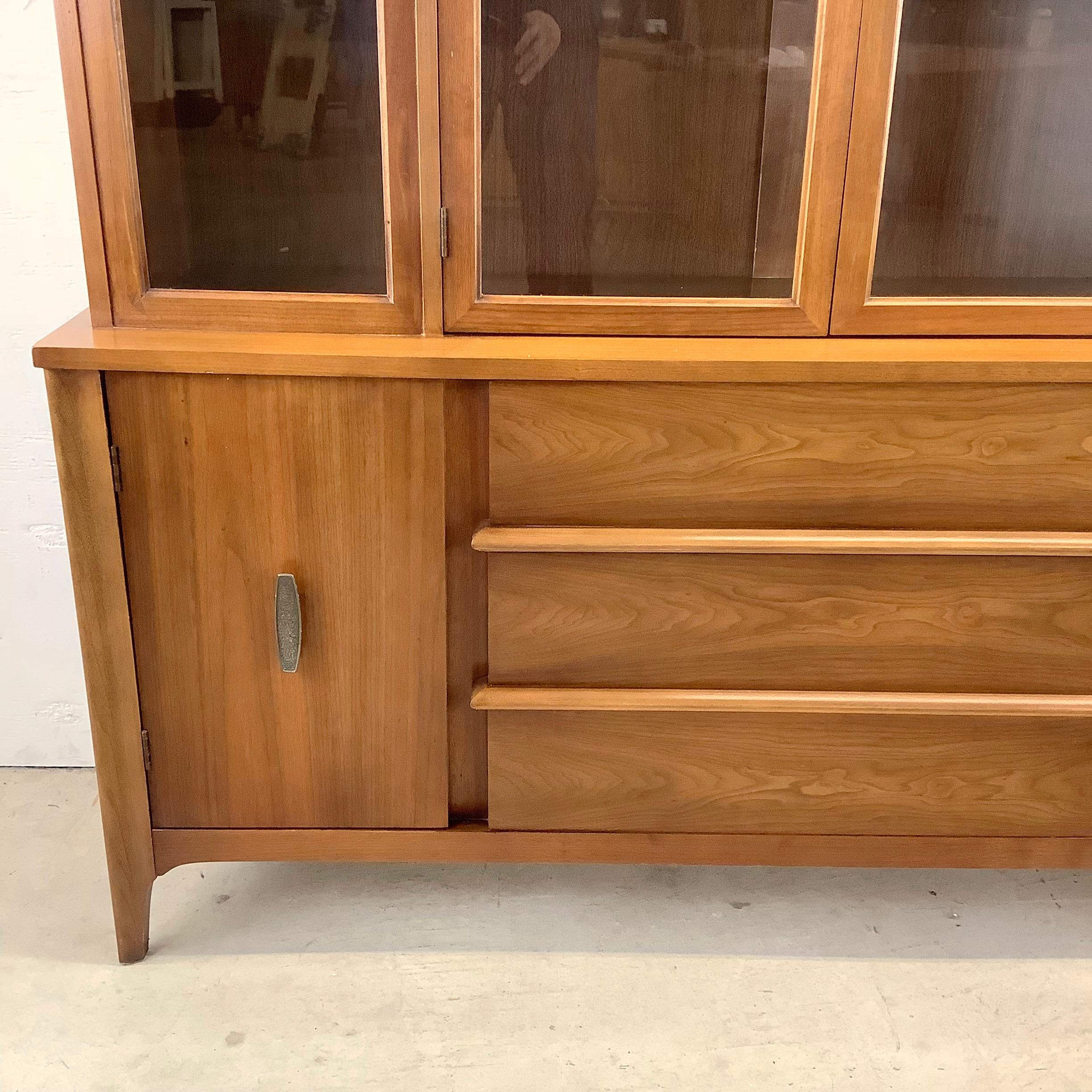 Midcentury Walnut Breakfront Sideboard with China Cabinet In Good Condition In Trenton, NJ