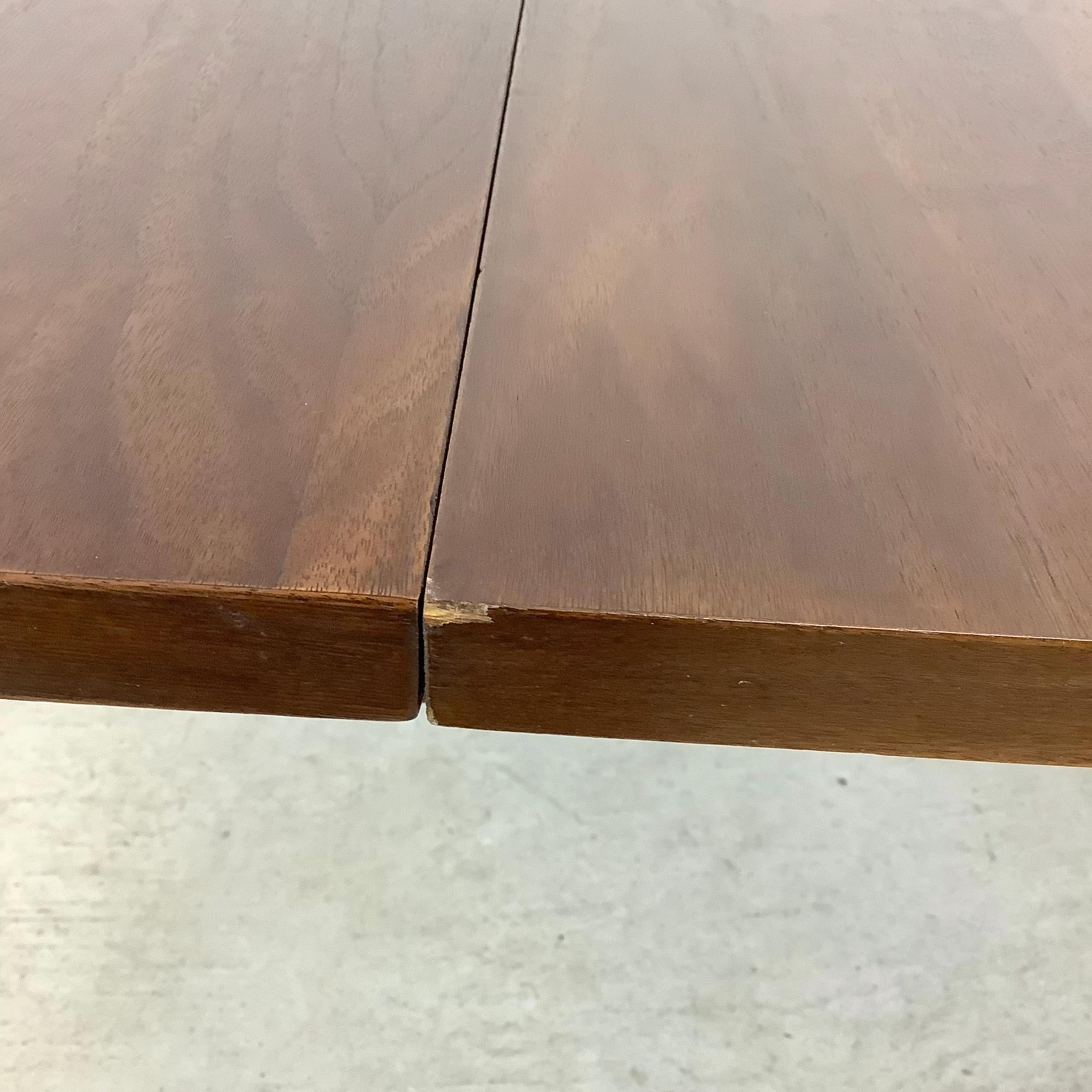 Mid-Century Walnut Broyhill Saga Dining Table With Leaf For Sale 6