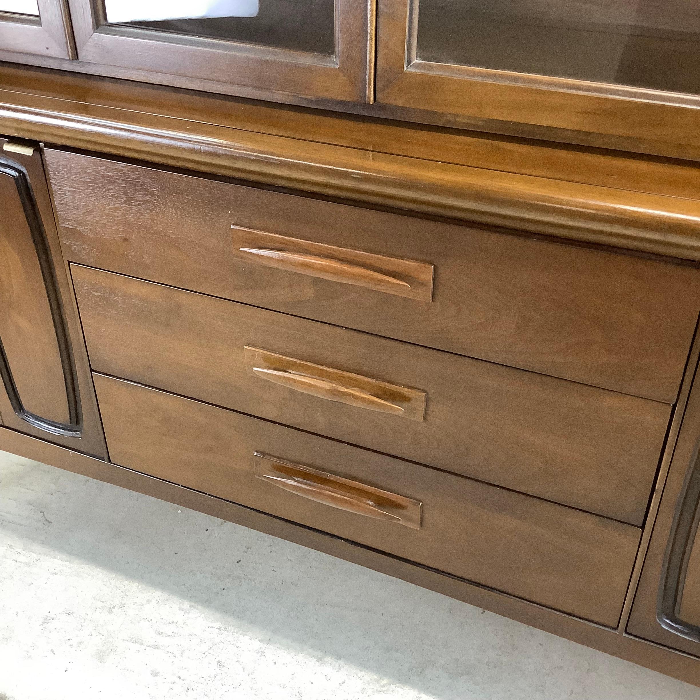 Mid-Century Walnut Broyhill Sideboard with Display Cabinet 9