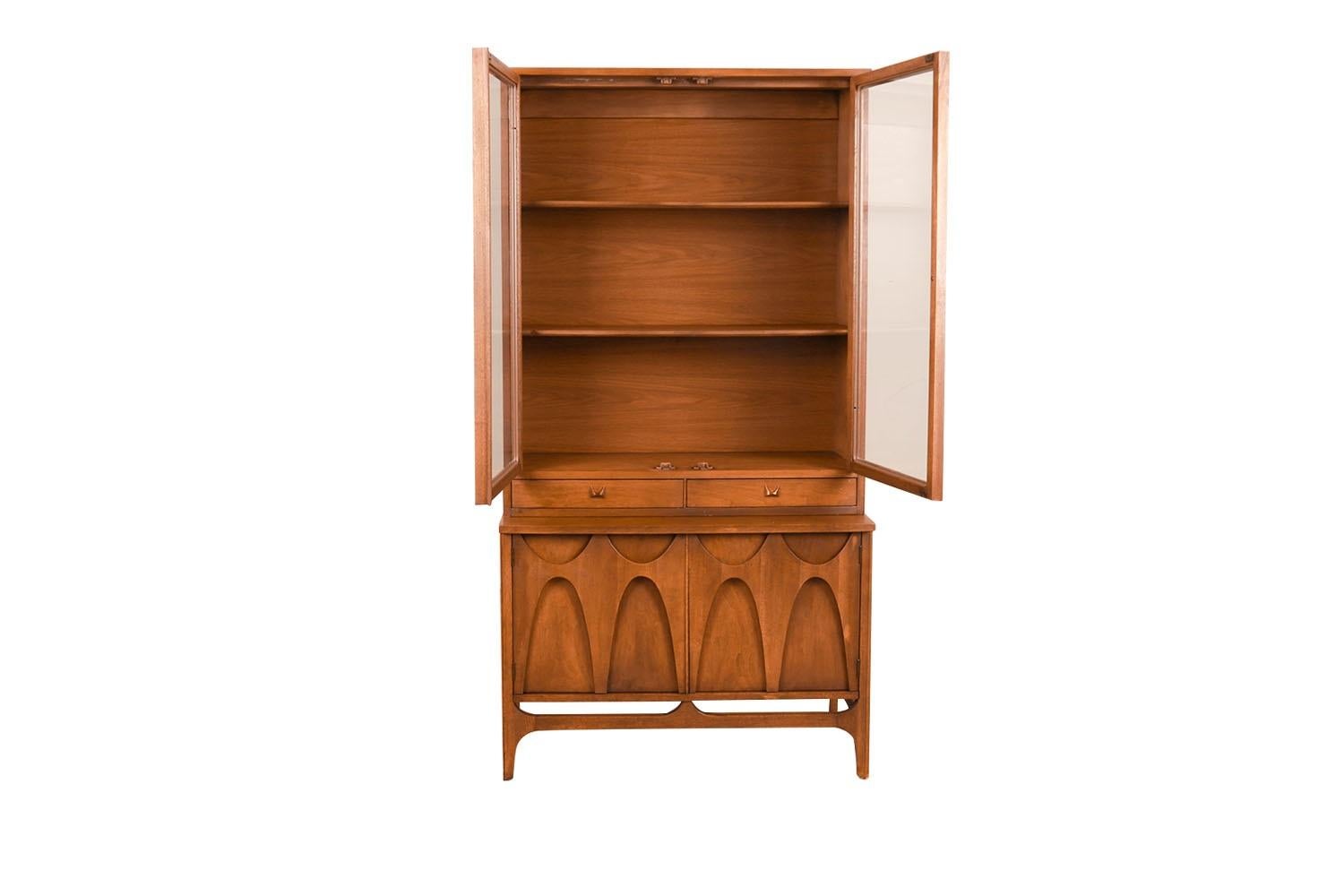 American Mid-Century Walnut Buffet China Cabinet Broyhill Brasilia  For Sale