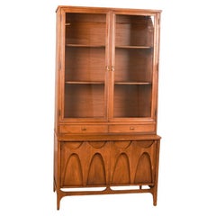 Retro Mid-Century Walnut Buffet China Cabinet Broyhill Brasilia 