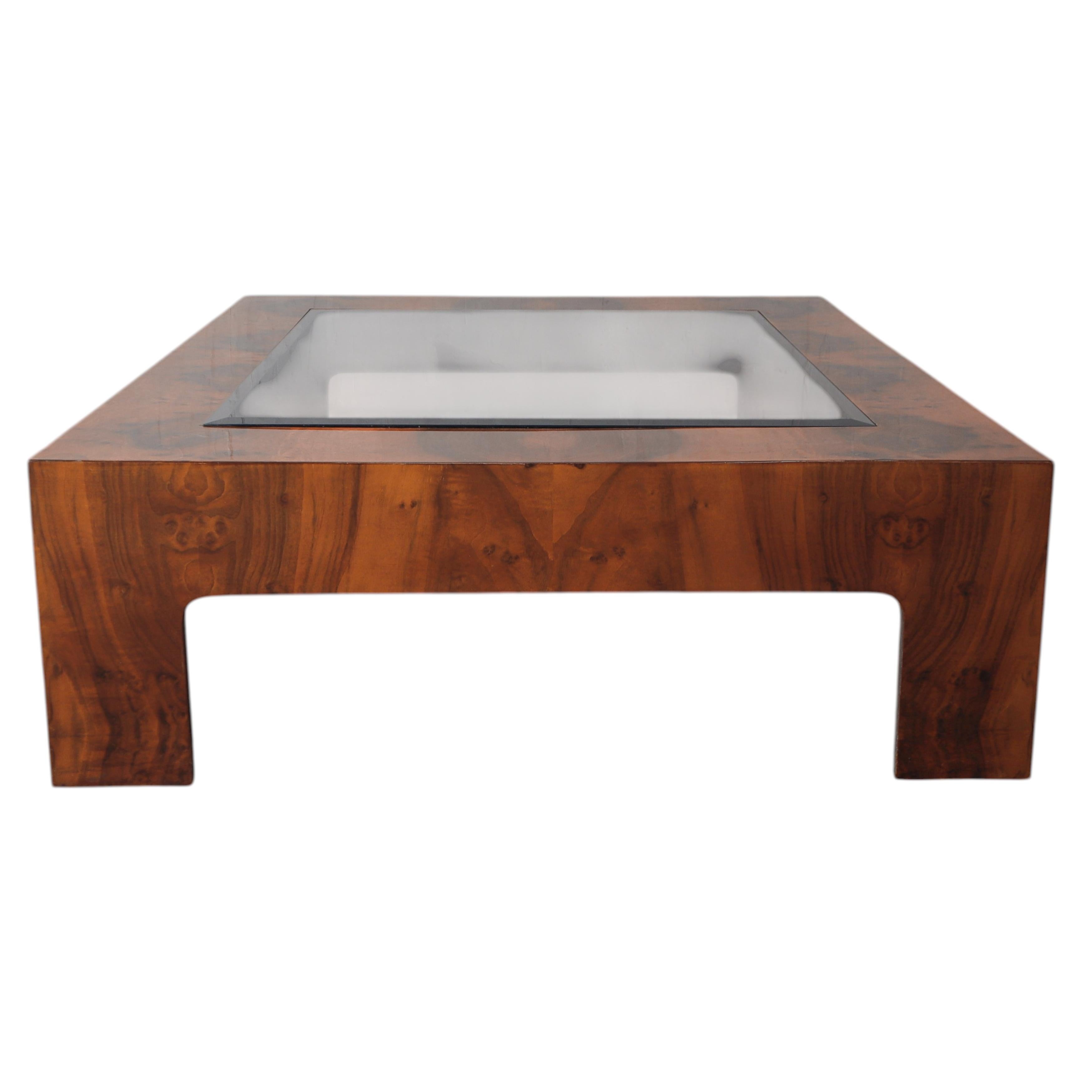 Table basse en loupe de noyer du milieu du siècle par Milo Baughman