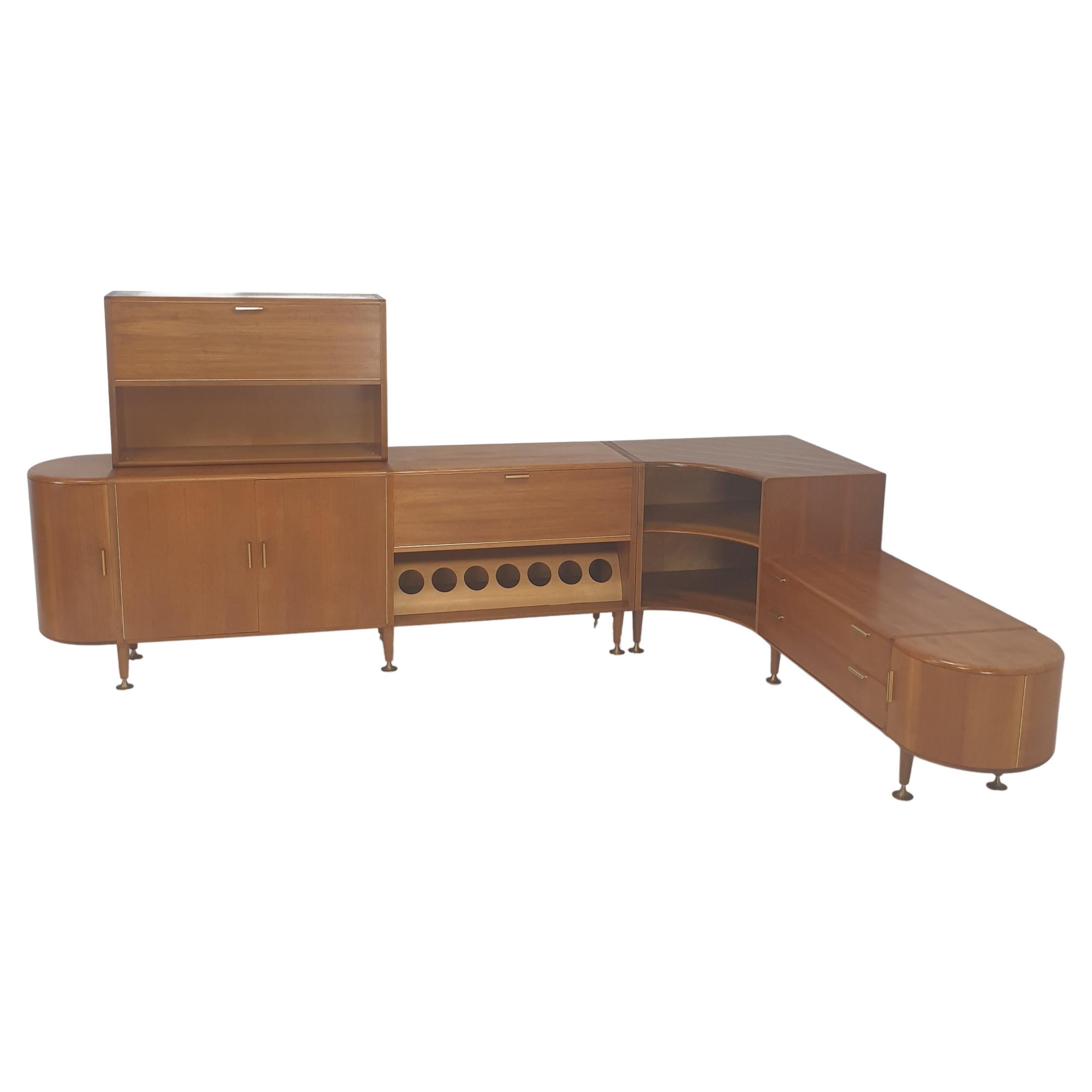 Mid-Century-Schrank und Sideboard aus Nussbaumholz von A.A. Für Zijlstra, 1950er Jahre, „Maulwurf“ im Angebot