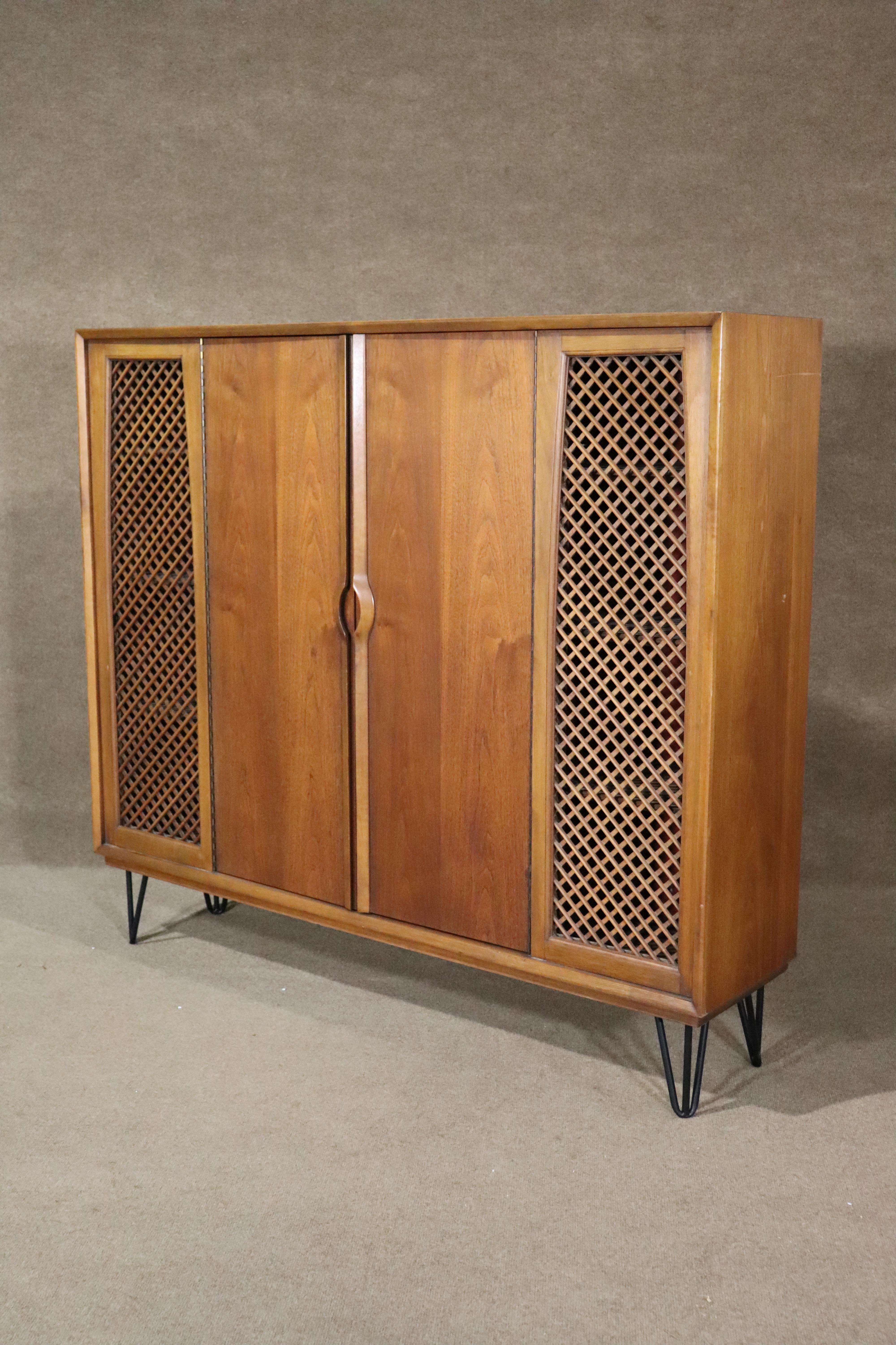 Mid-Century Modern Mid-Century Walnut Cabinet For Sale