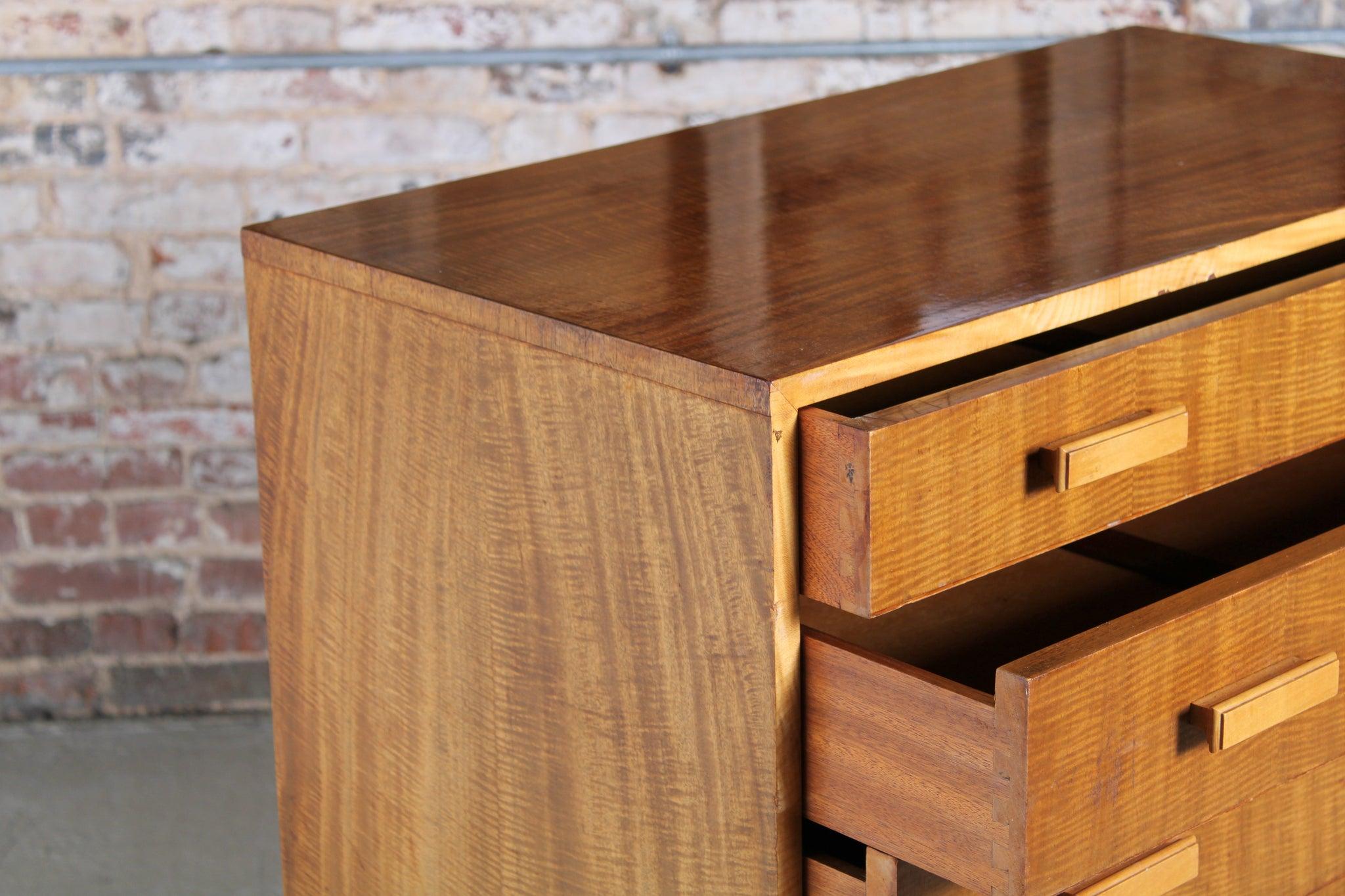 Mid-Century Modern Mid-Century Walnut Chest of 6 Drawers by Alfred COX, England, Circa 1960s